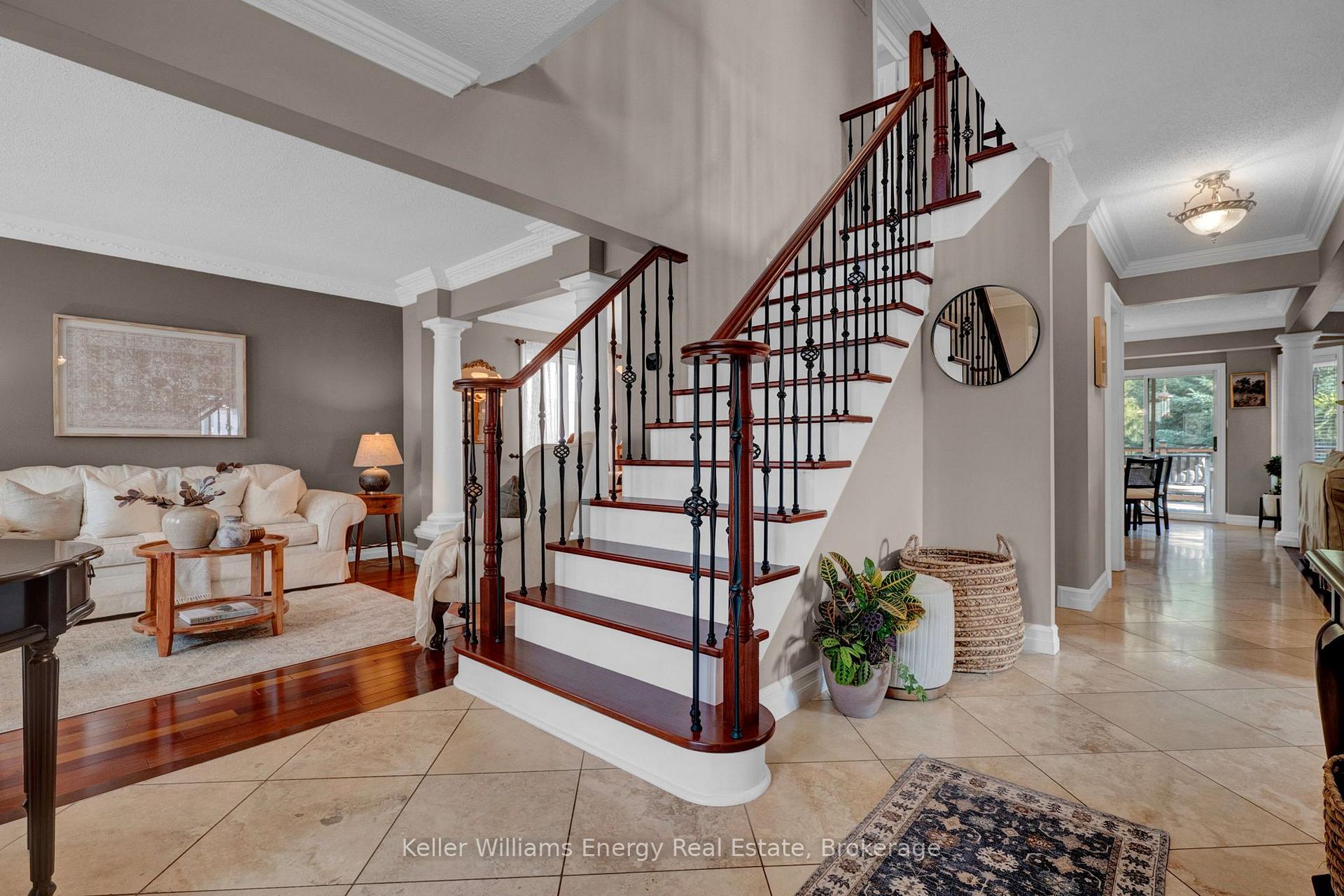 Photo 5 of 35 Living Court, Clarington, Courtice — HOMEH