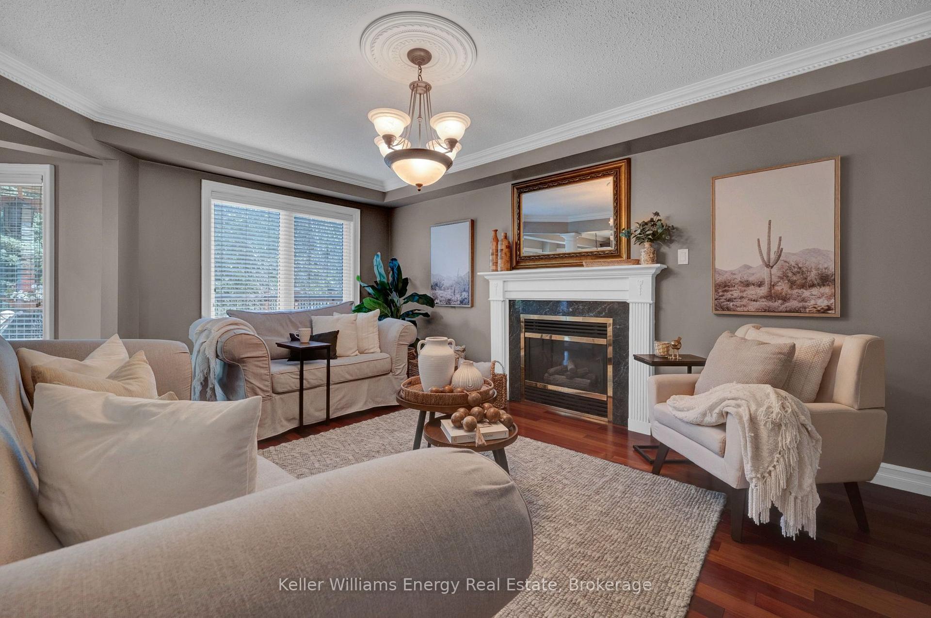 Photo 10 of 35 Living Court, Clarington, Courtice — HOMEH