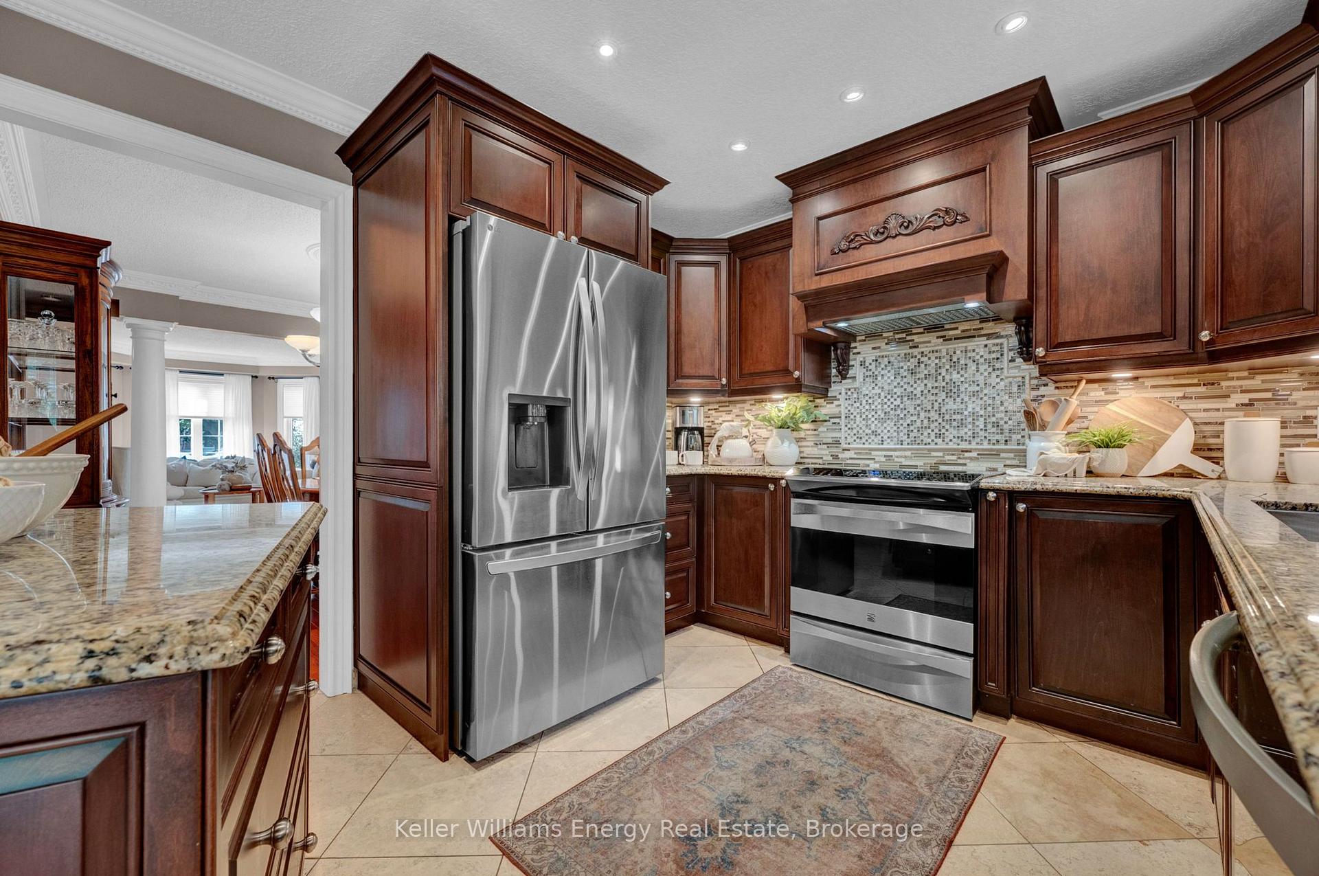 Photo 15 of 35 Living Court, Clarington, Courtice — HOMEH