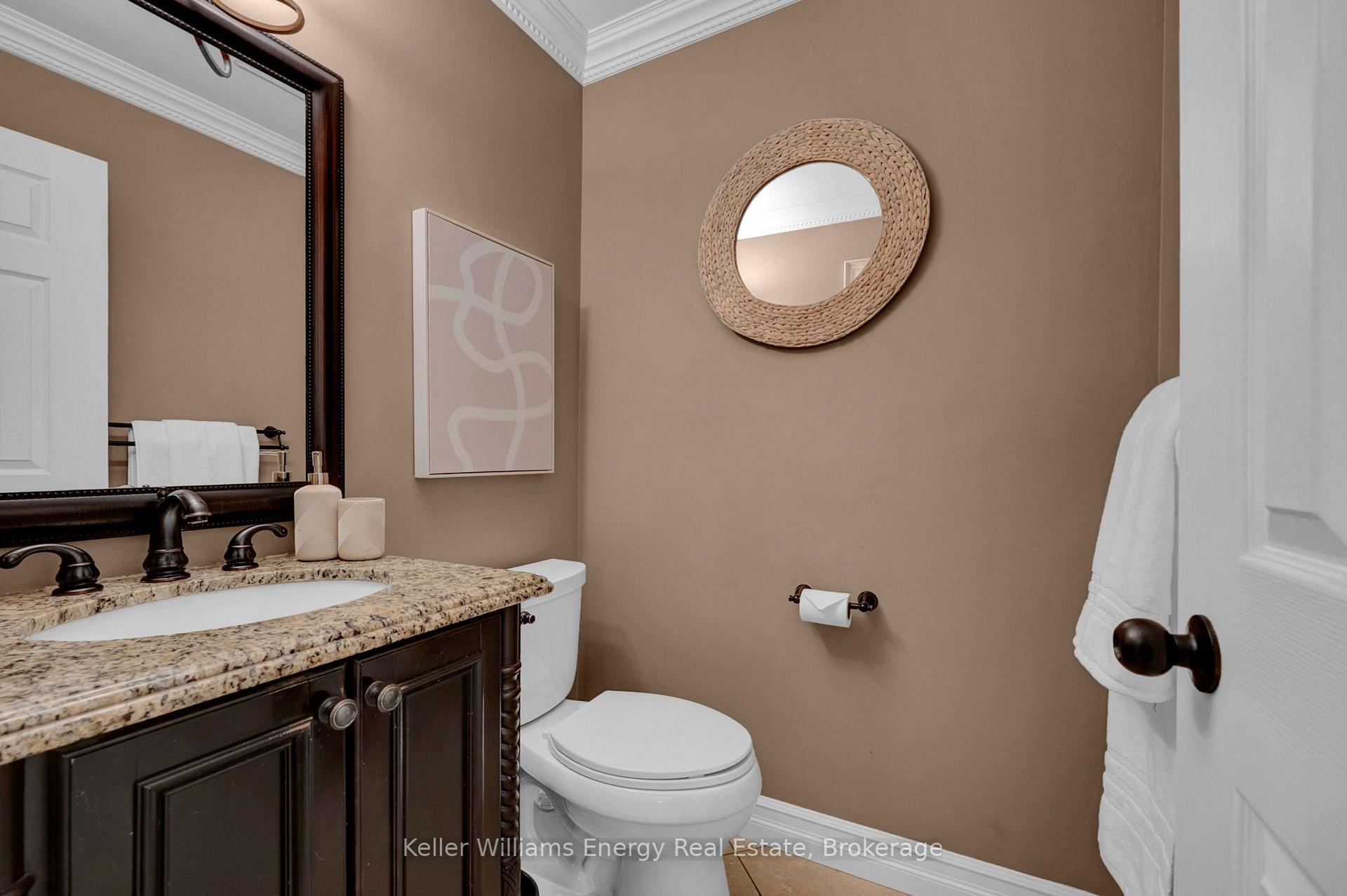 Photo 18 of 35 Living Court, Clarington, Courtice — HOMEH