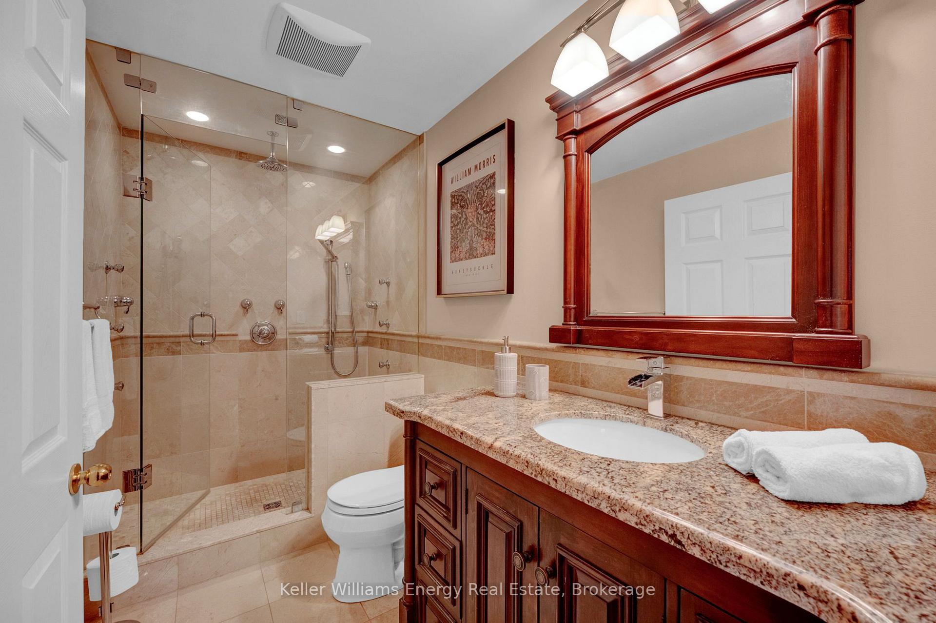 Photo 33 of 35 Living Court, Clarington, Courtice — HOMEH