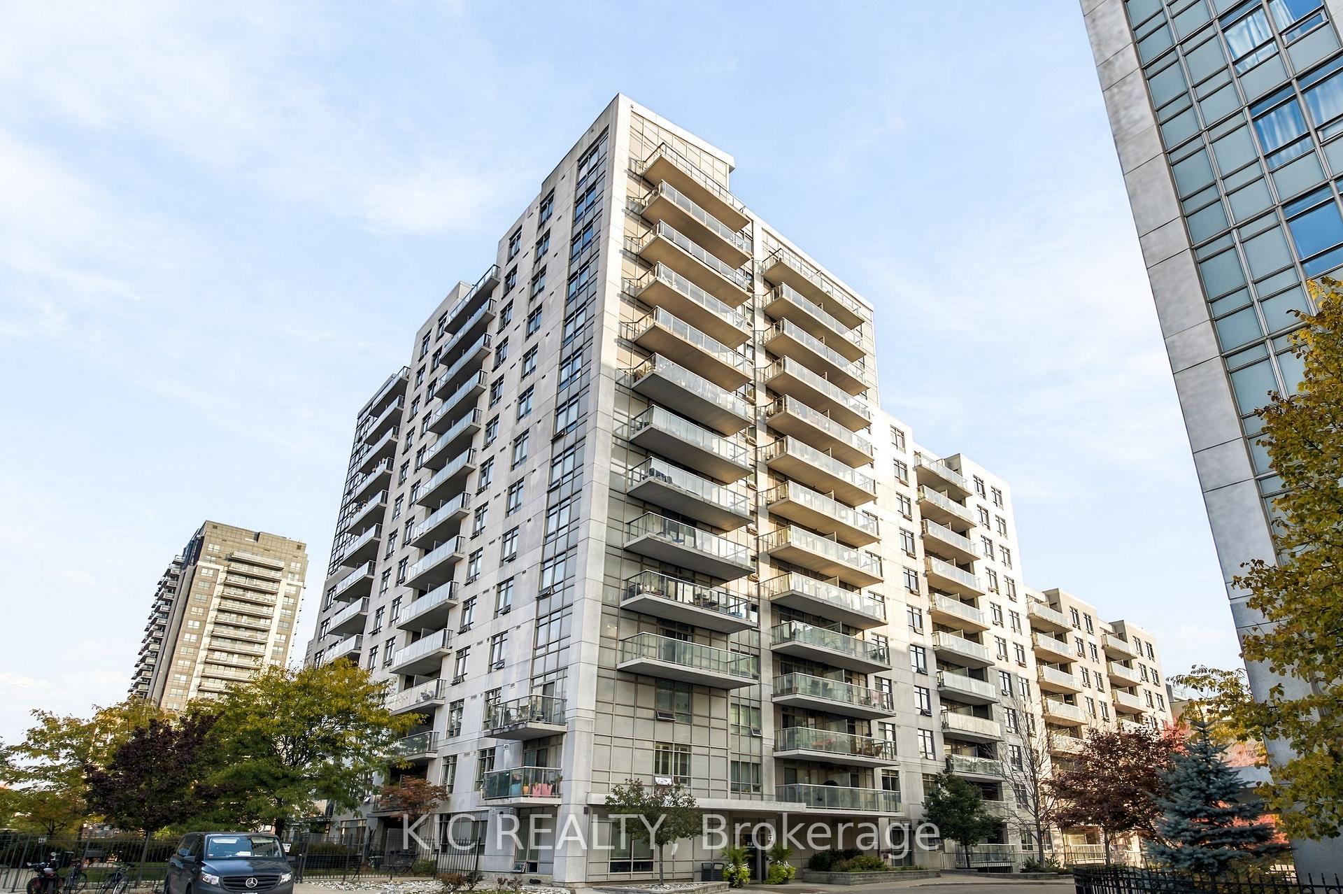 Photo of Unit 424, 816 Lansdowne Avenue