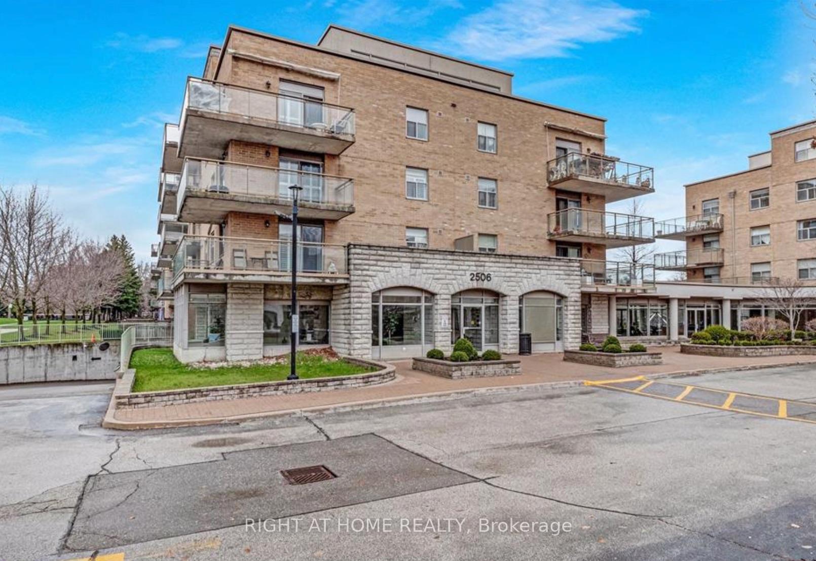 Photo 2 of Unit 501, 2506 Rutherford Road, Vaughan, Maple — HOMEH