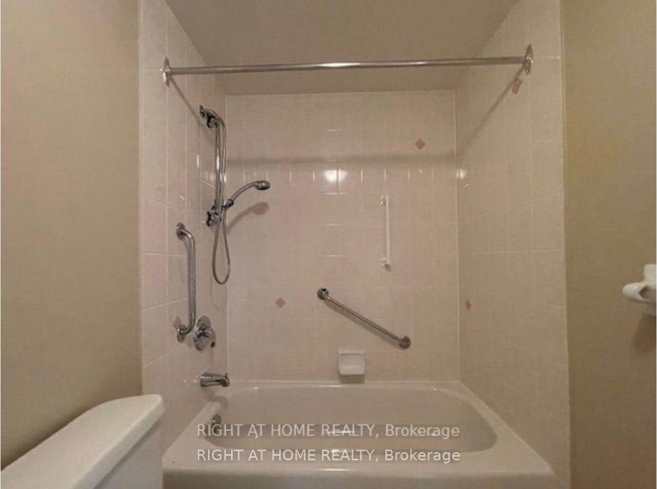 Photo 12 of Unit 501, 2506 Rutherford Road, Vaughan, Maple — HOMEH