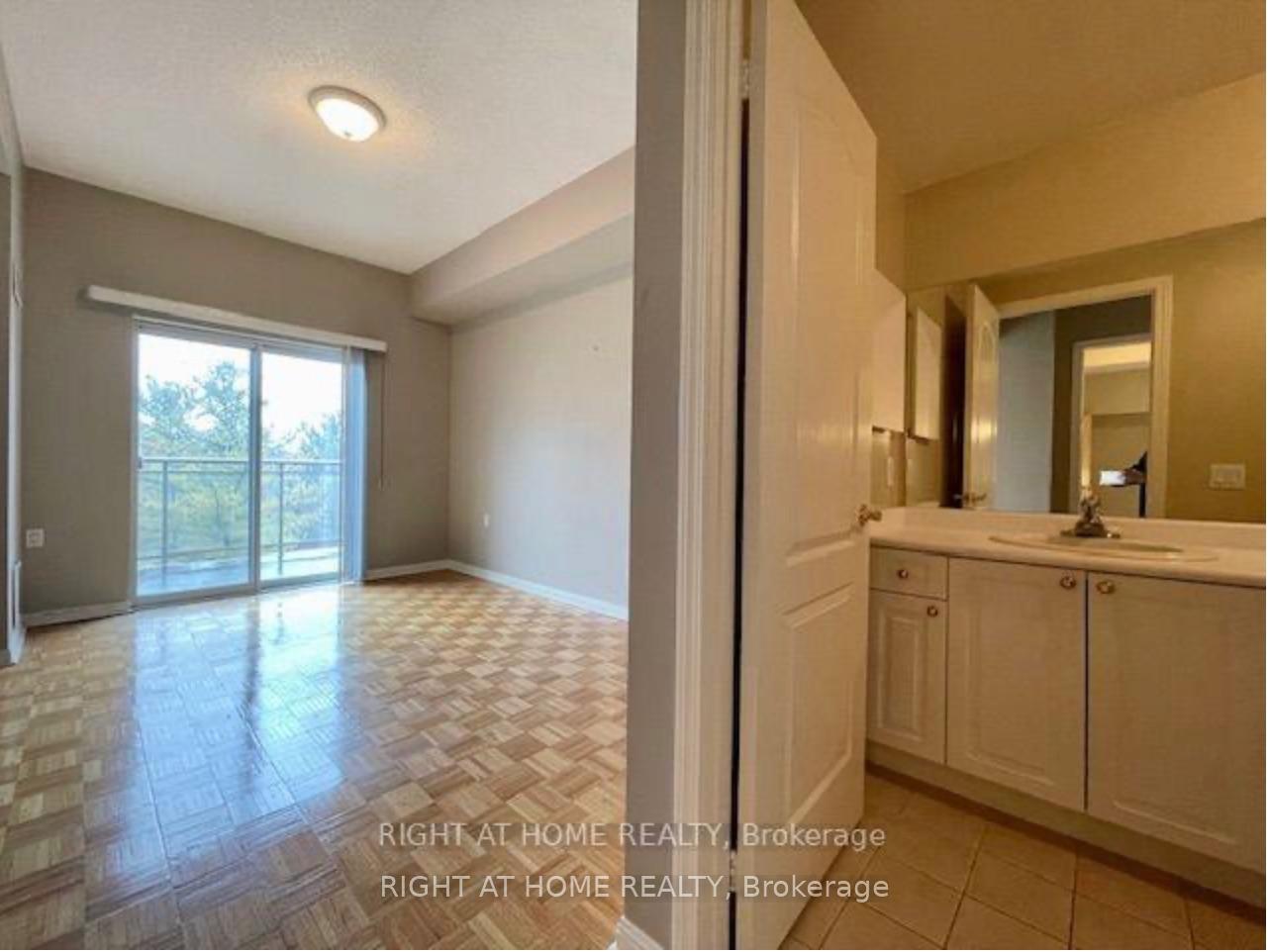 Photo 13 of Unit 501, 2506 Rutherford Road, Vaughan, Maple — HOMEH