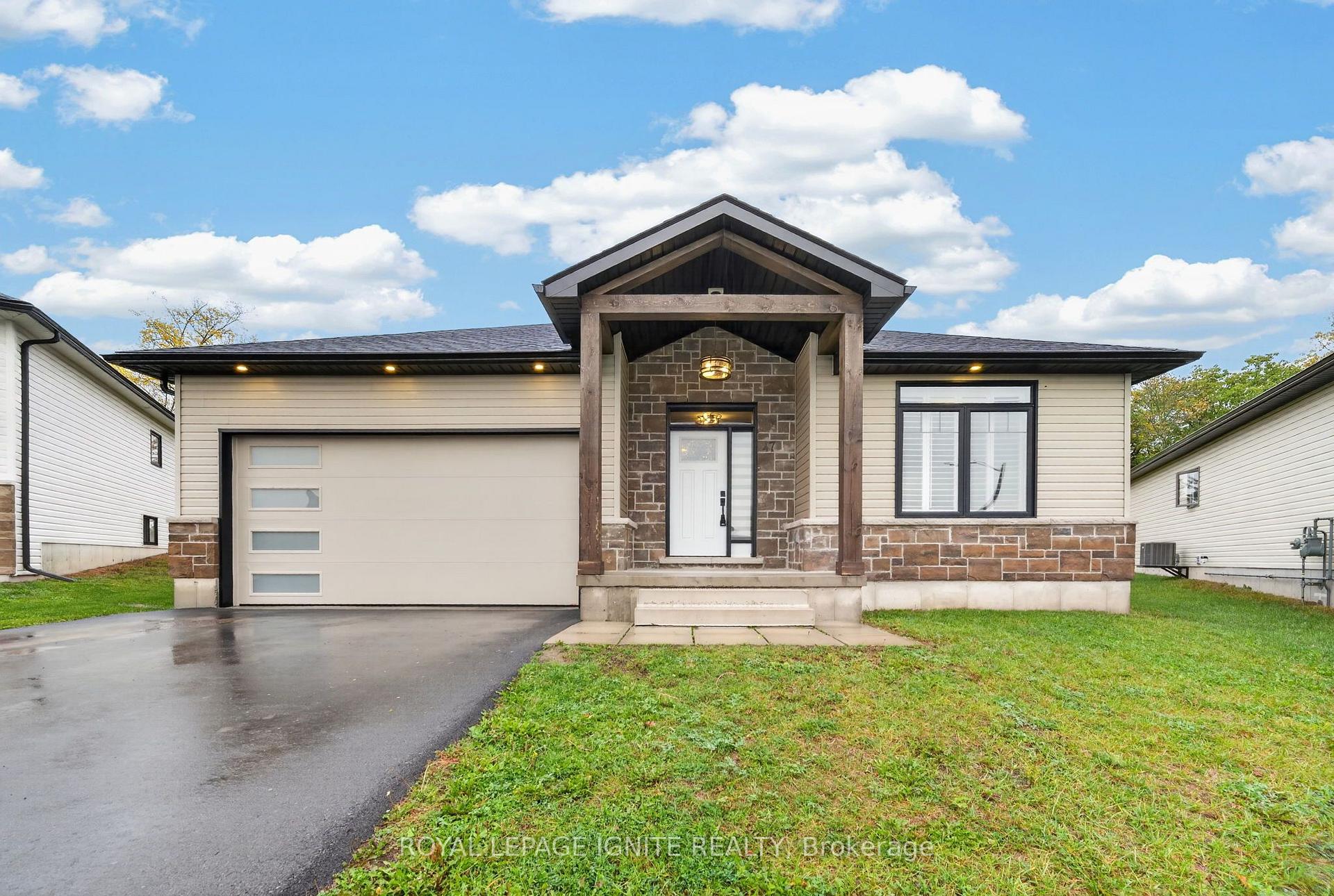 Photo 2 of 47 Meagan Lane, Quinte West, Frankford Ward — HOMEH