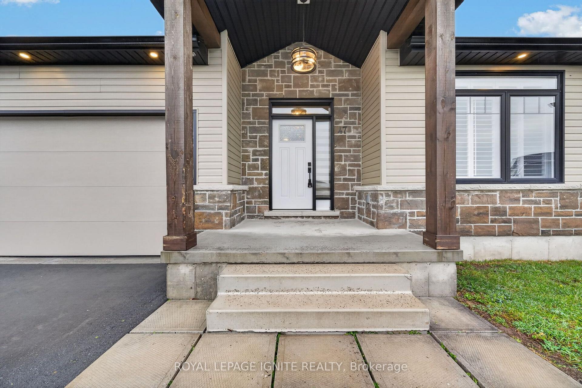 Photo 3 of 47 Meagan Lane, Quinte West, Frankford Ward — HOMEH