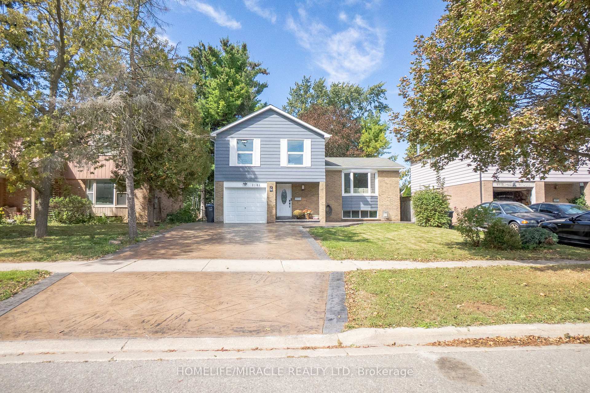 Photo of 2581 Windjammer Road