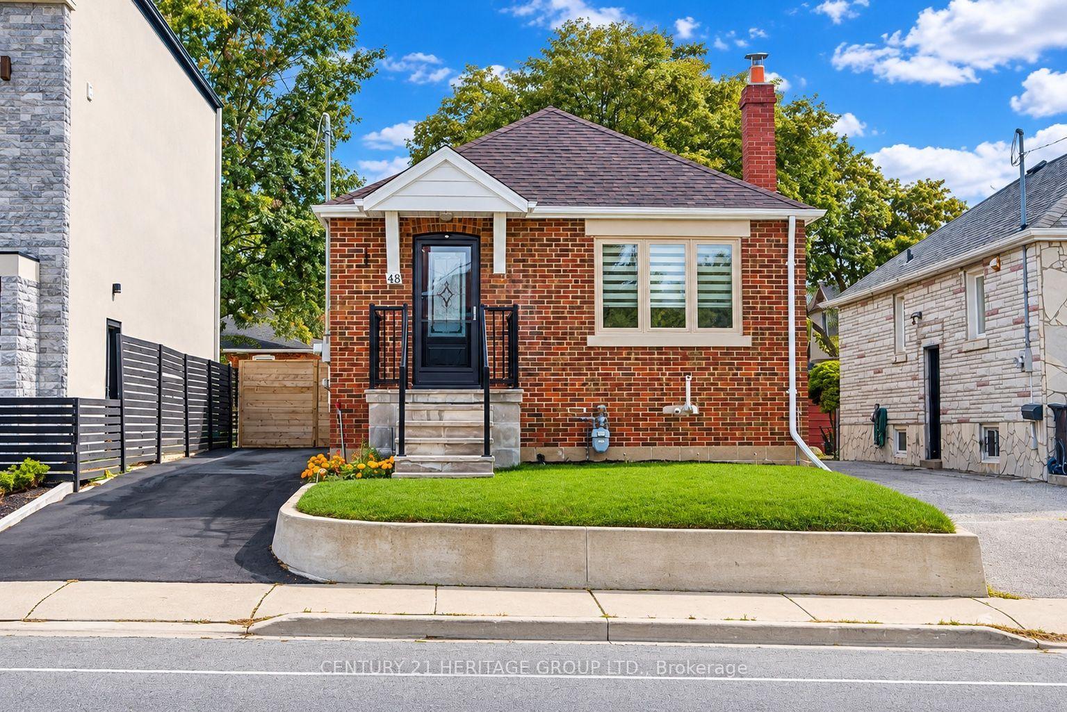 Photo 1 of 48 Stephen Drive, Etobicoke, Stonegate-Queensway — HOMEH