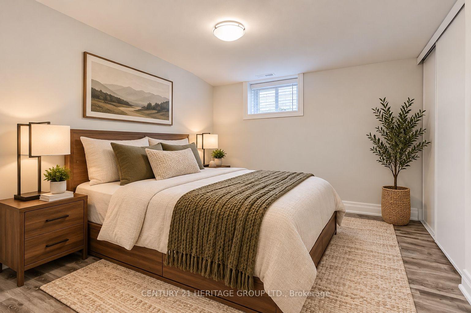Photo 10 of 48 Stephen Drive, Etobicoke, Stonegate-Queensway — HOMEH