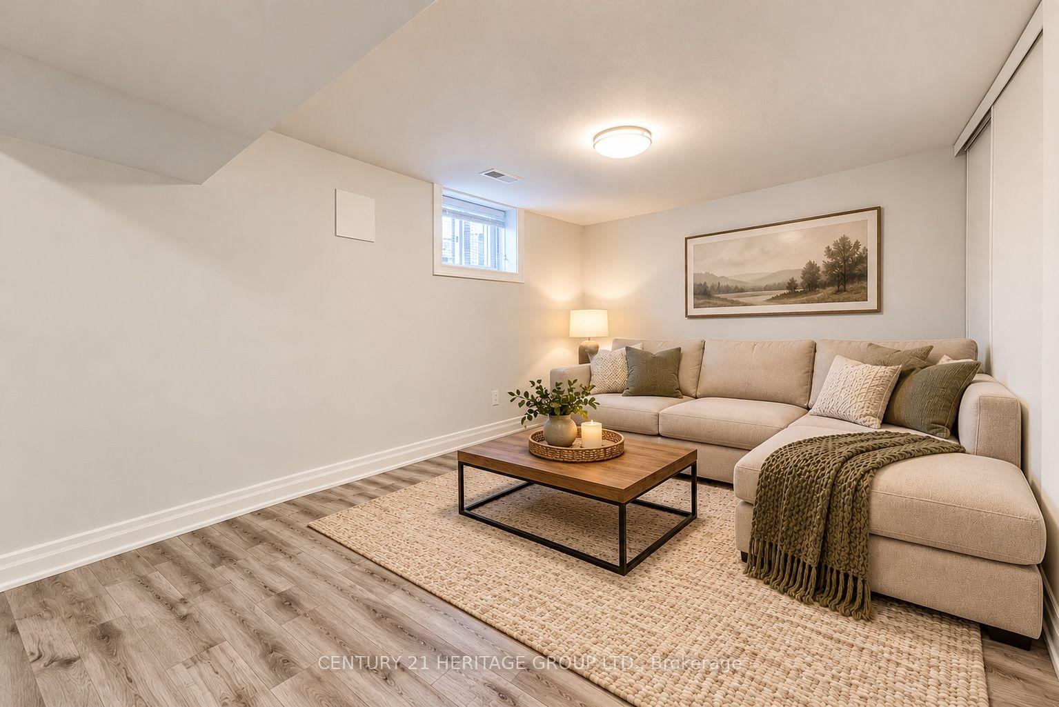 Photo 18 of 48 Stephen Drive, Etobicoke, Stonegate-Queensway — HOMEH