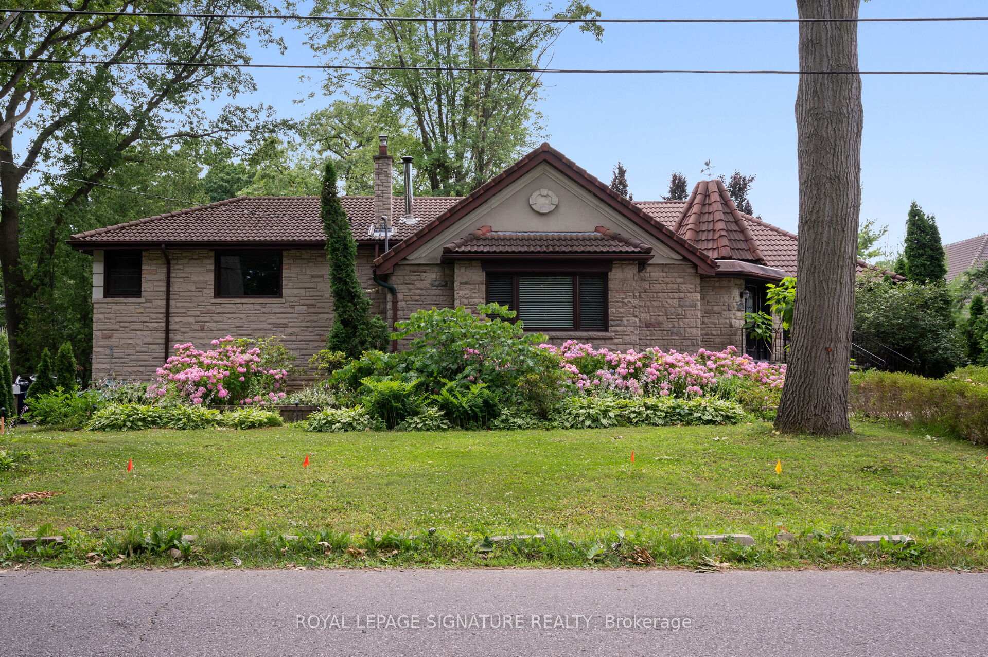 Photo of 2234 Gordon Drive