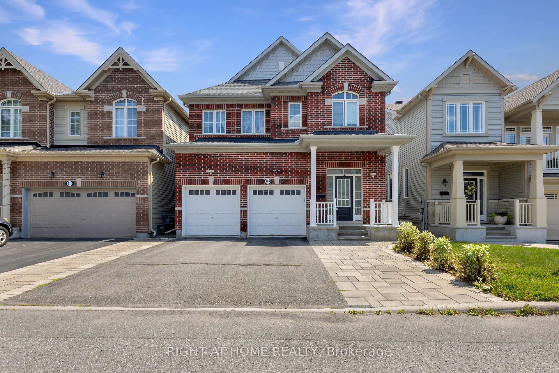 Photo of 209 Rivertree Street