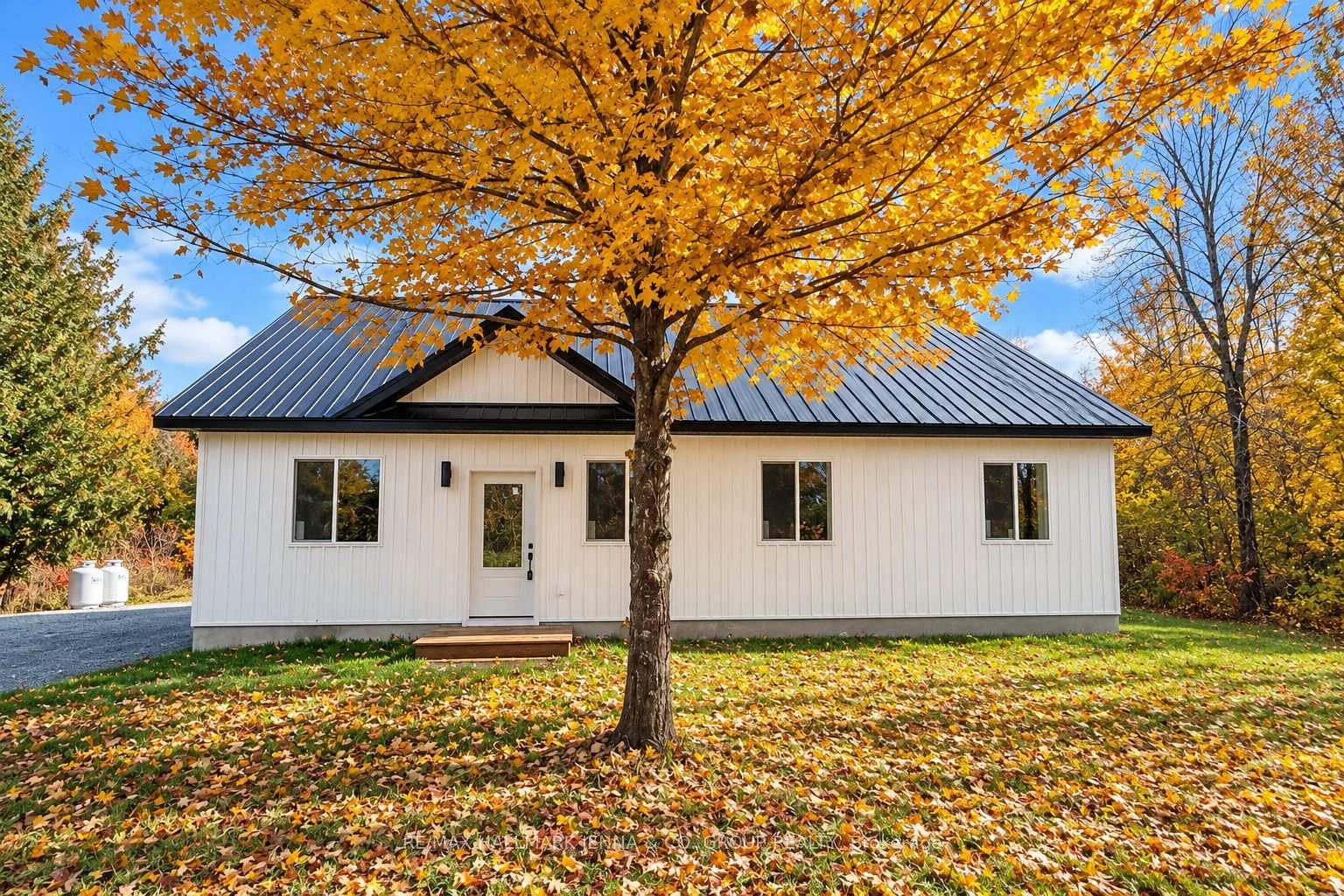 Photo of 5498 Hinchinbrooke Road