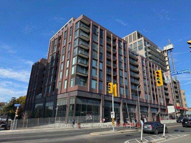 Photo of Unit 507, 2450 Bloor Street W
