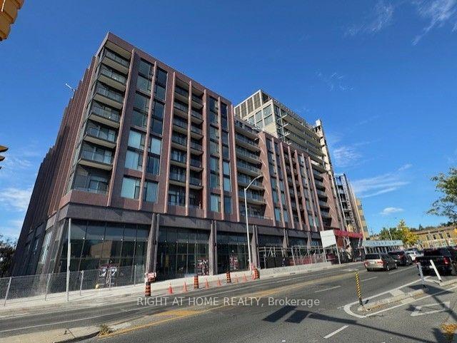 Photo of Unit 507, 2450 Bloor Street W