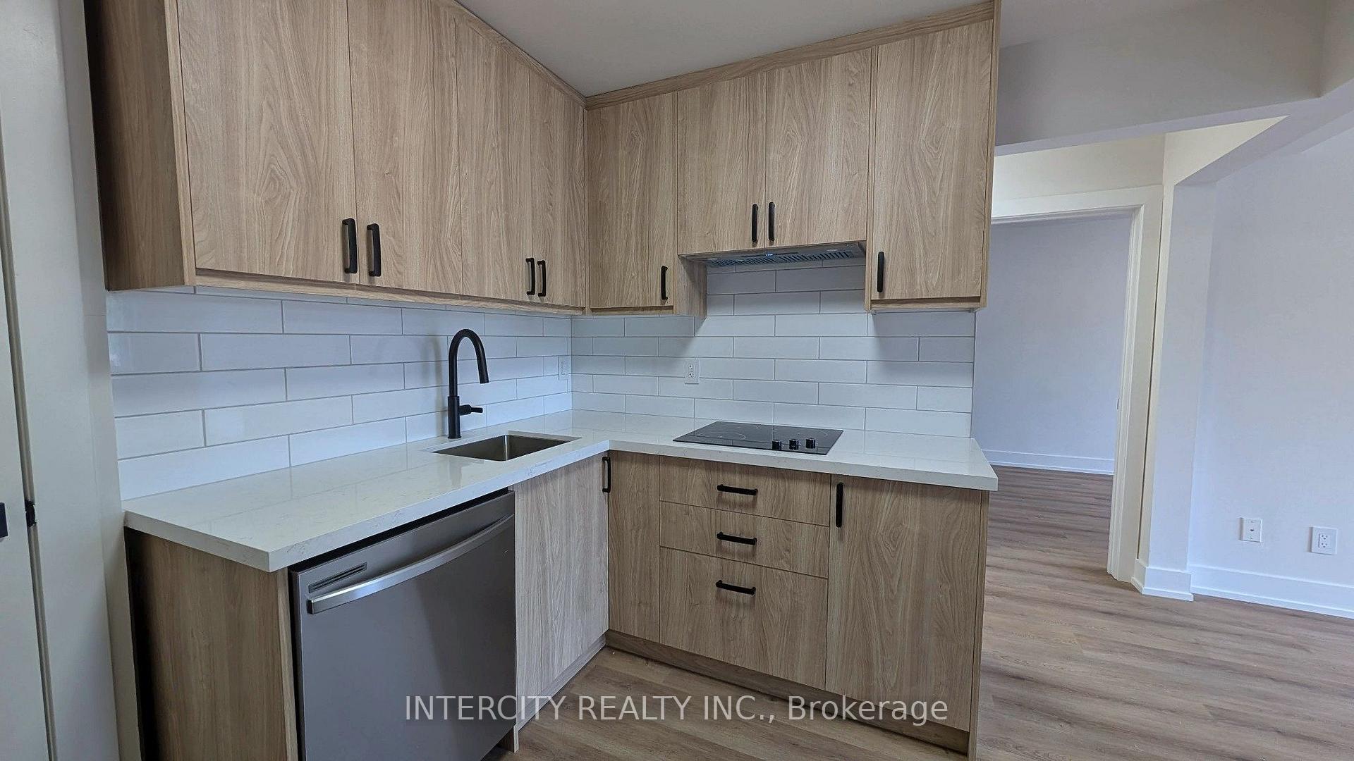 Photo of Unit B, 706 The Queensway