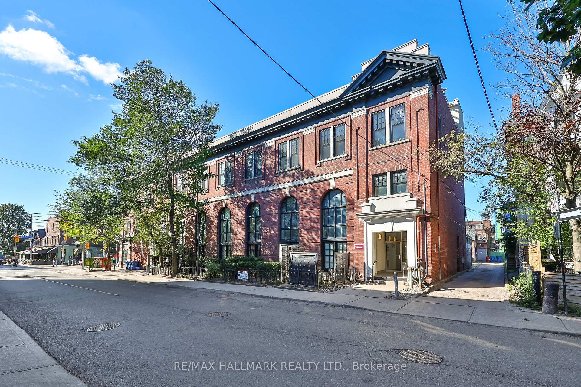 Photo of Unit 205, 394 Euclid Avenue
