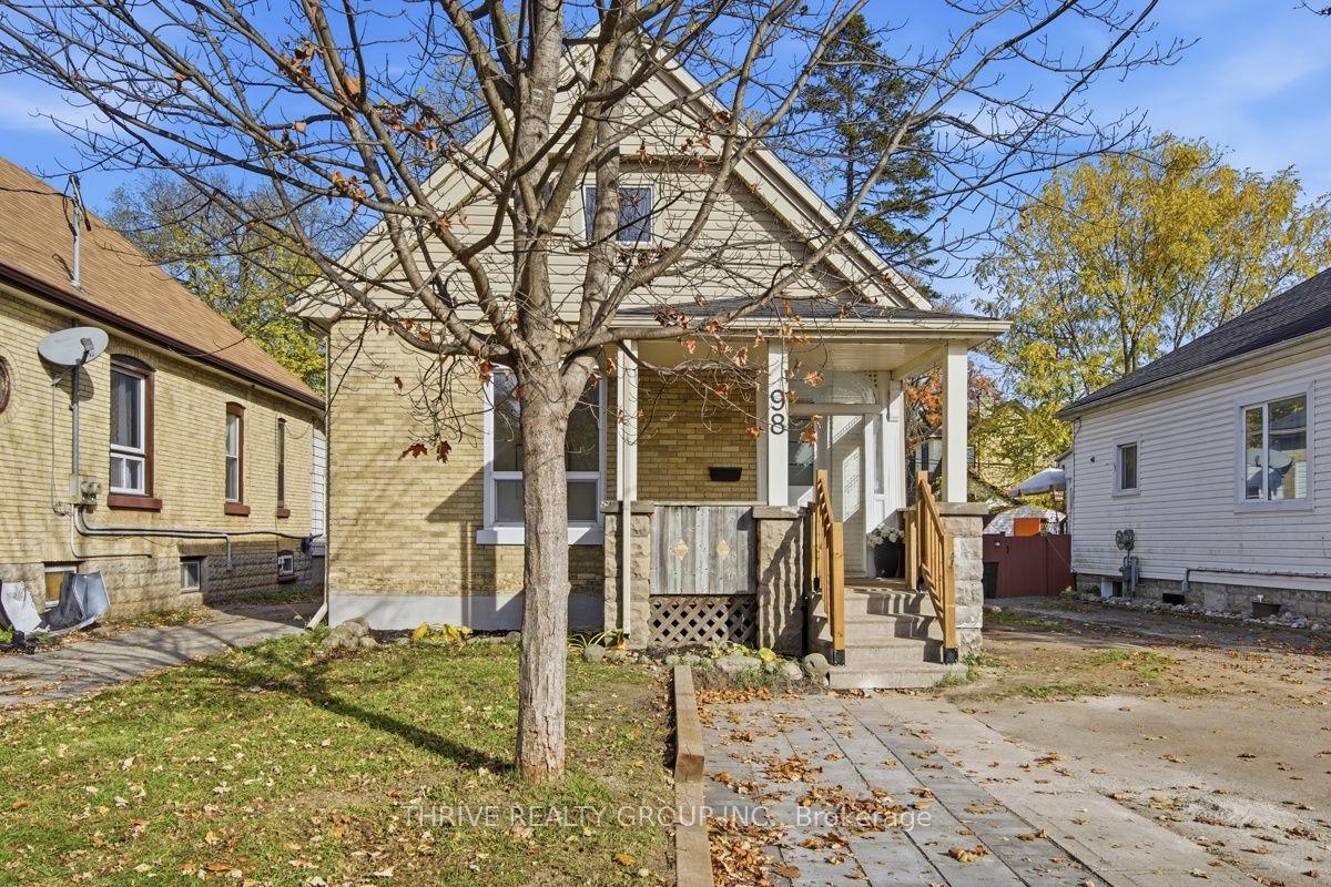 Photo of 98 Mamelon Street E