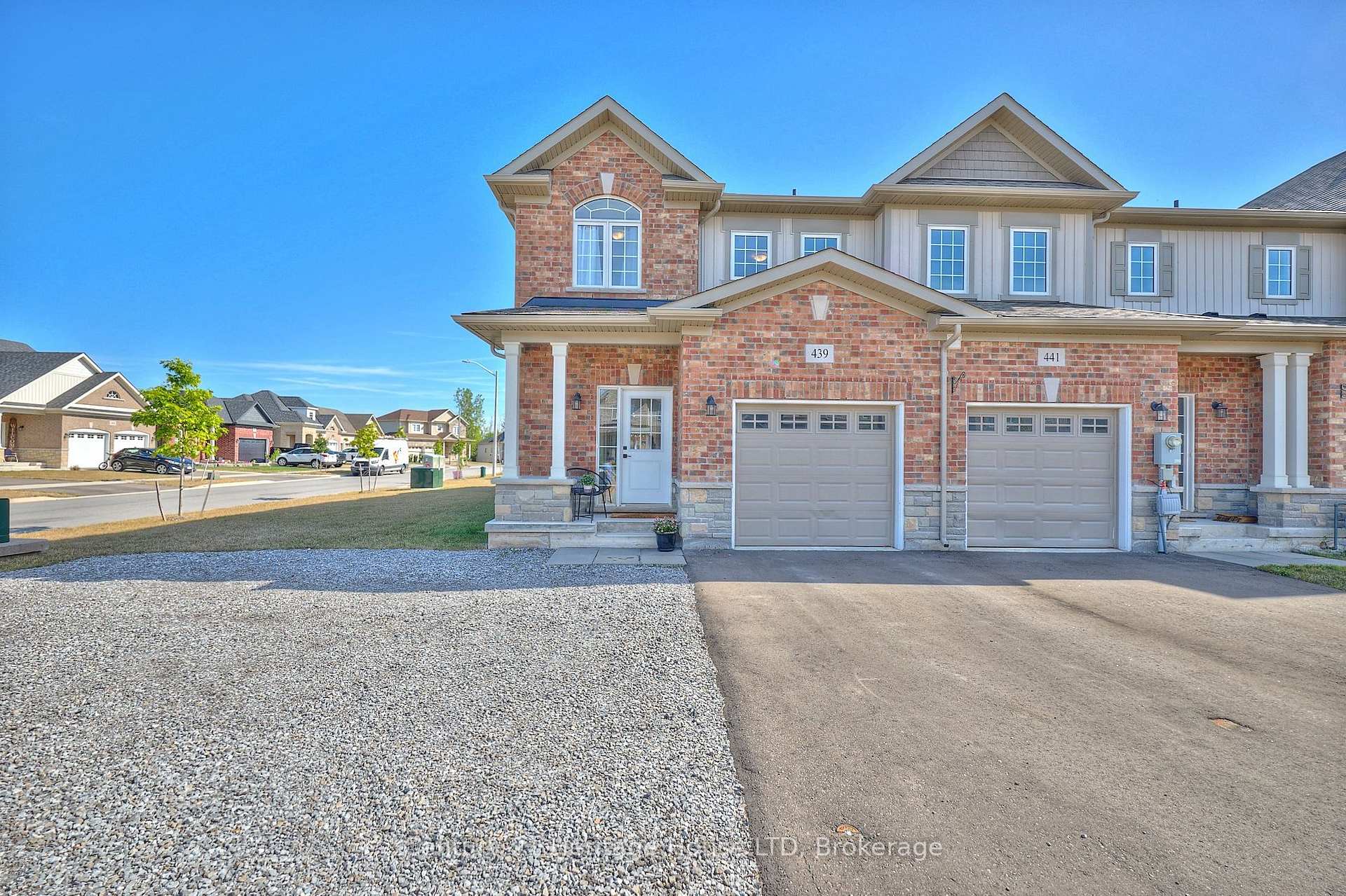 Photo of Unit Upper, 439 Viking Street