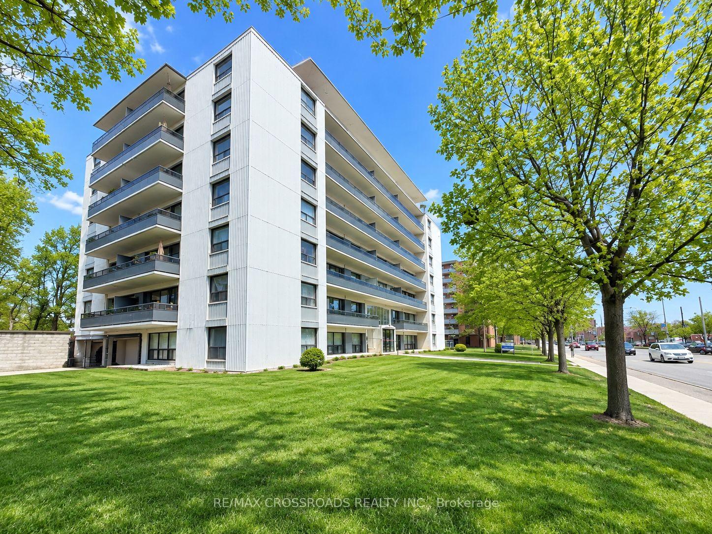 Photo of Unit 302, 363 Lakeshore Road E