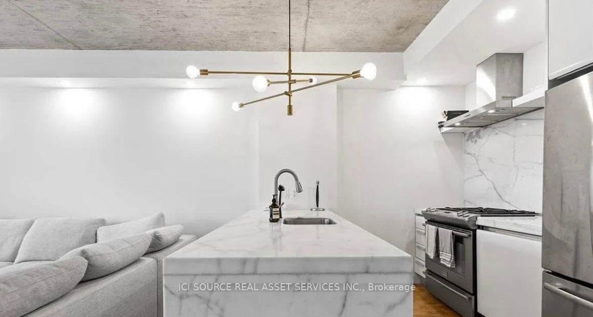 Photo of Unit 526, 75 Portland Street
