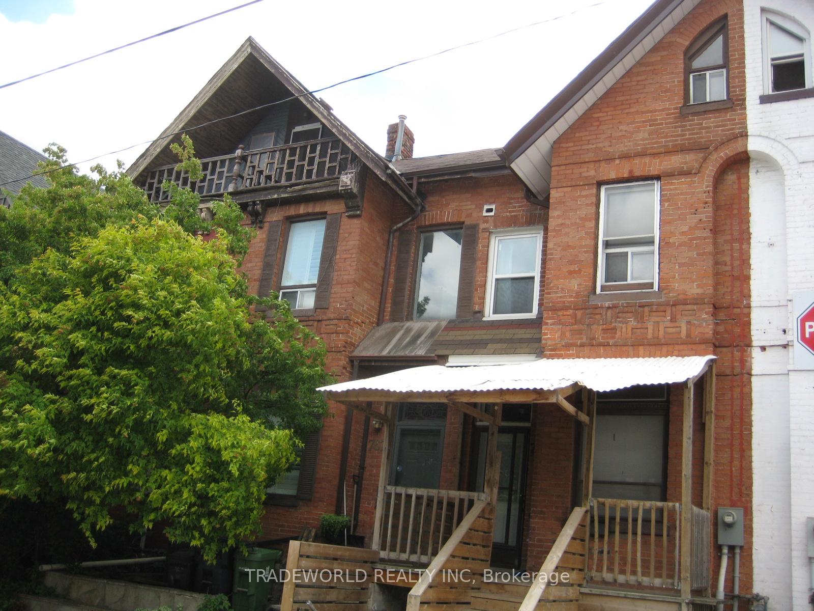 Photo of Unit Lower, 765 Gerrard Street E