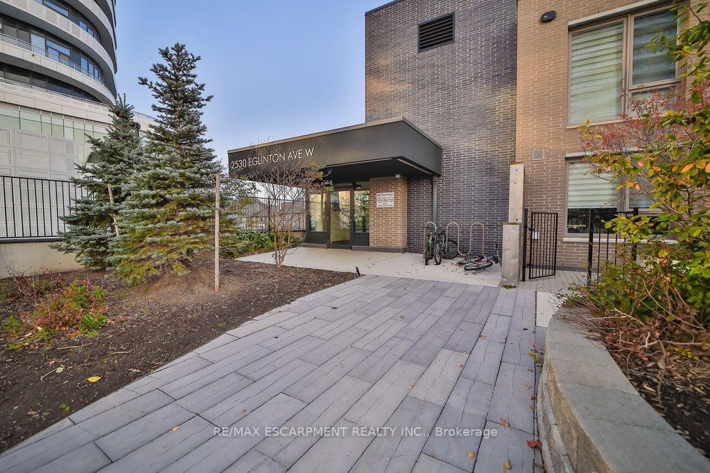 Photo of Unit 102, 2530 Eglinton Avenue W
