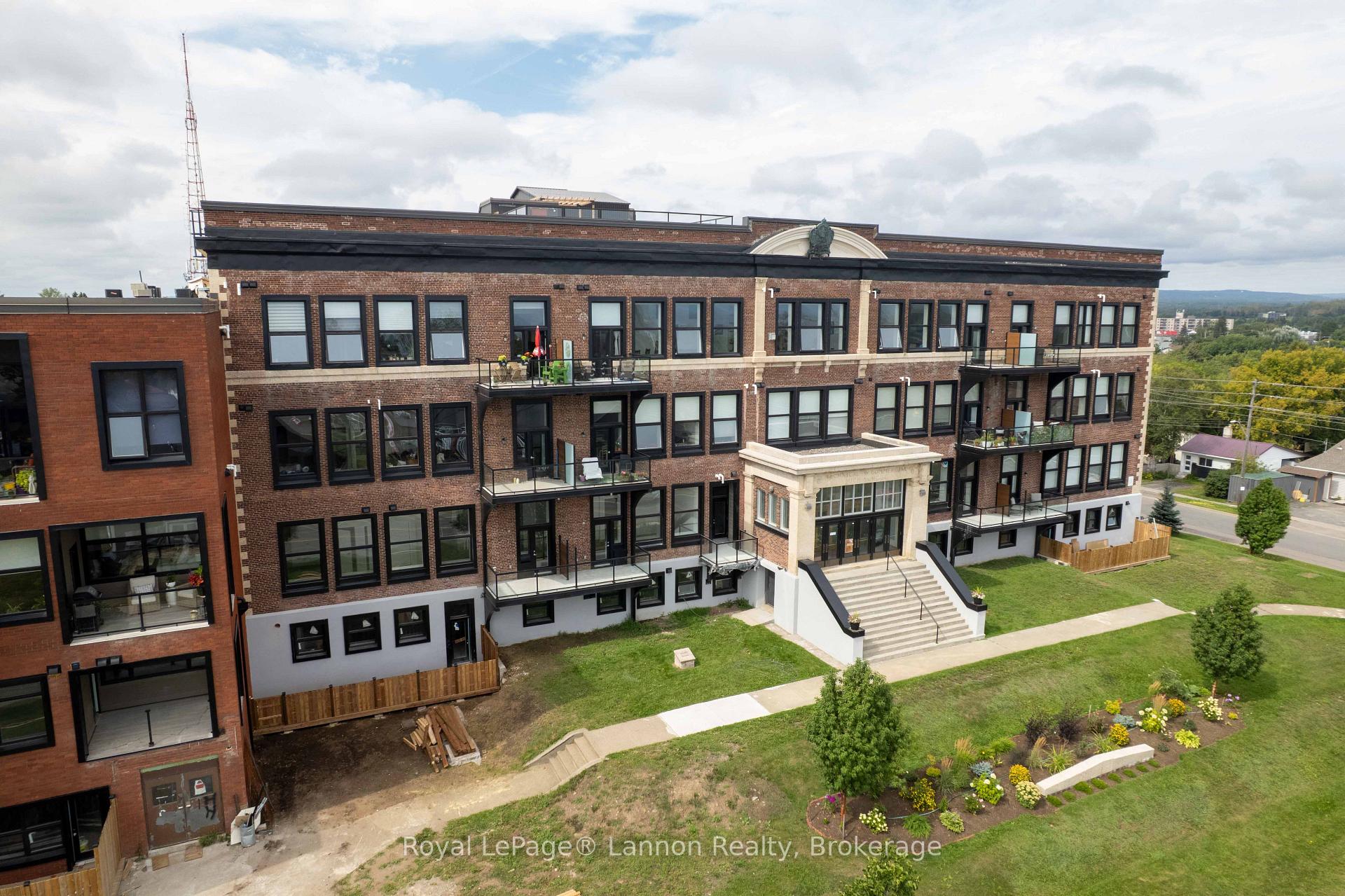 Front of Unit 3218, 96 High Street N