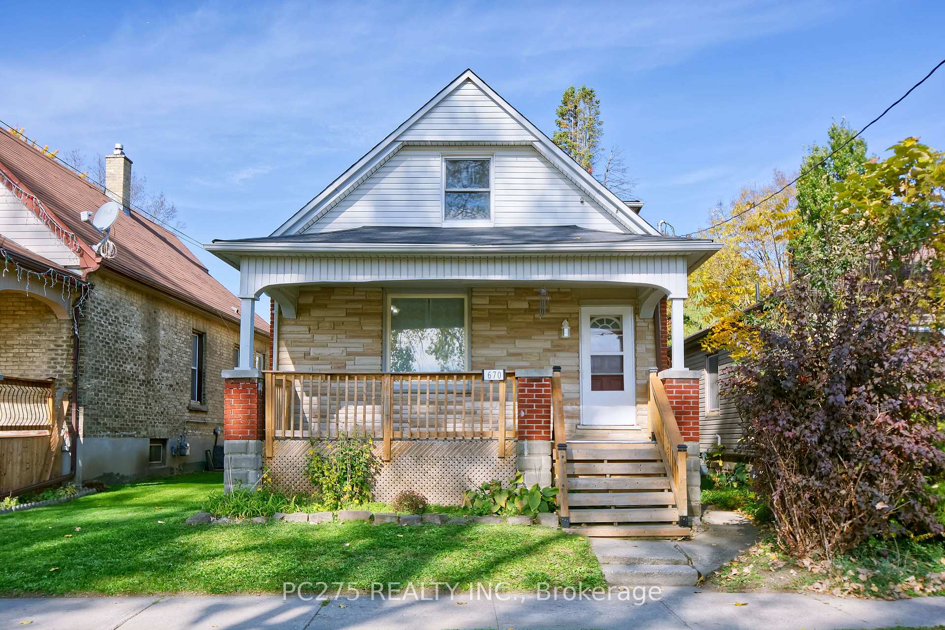 Photo of 670 Trafalgar Street