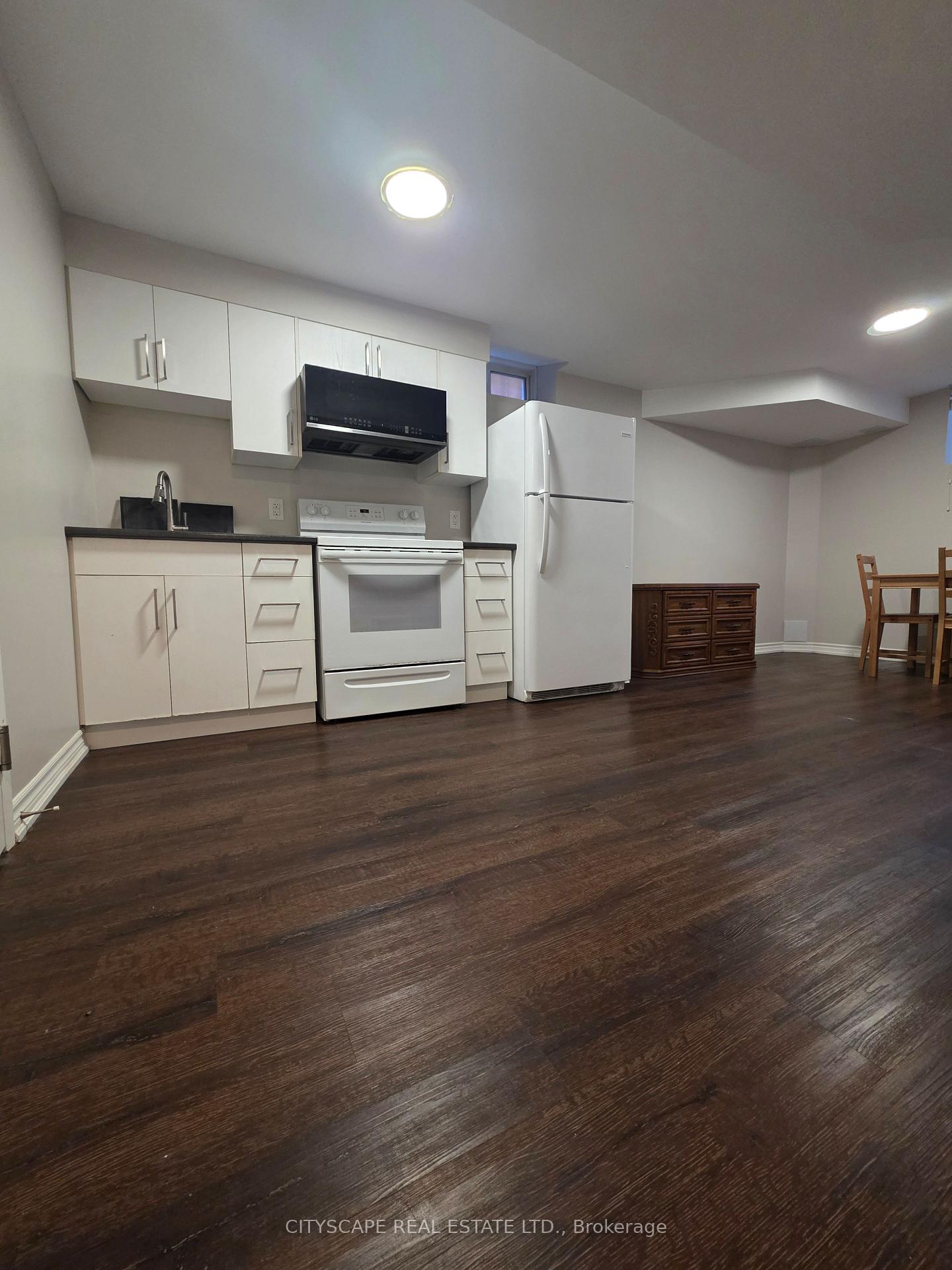 Photo of Unit Bsmt, 1209 Sandpiper Road