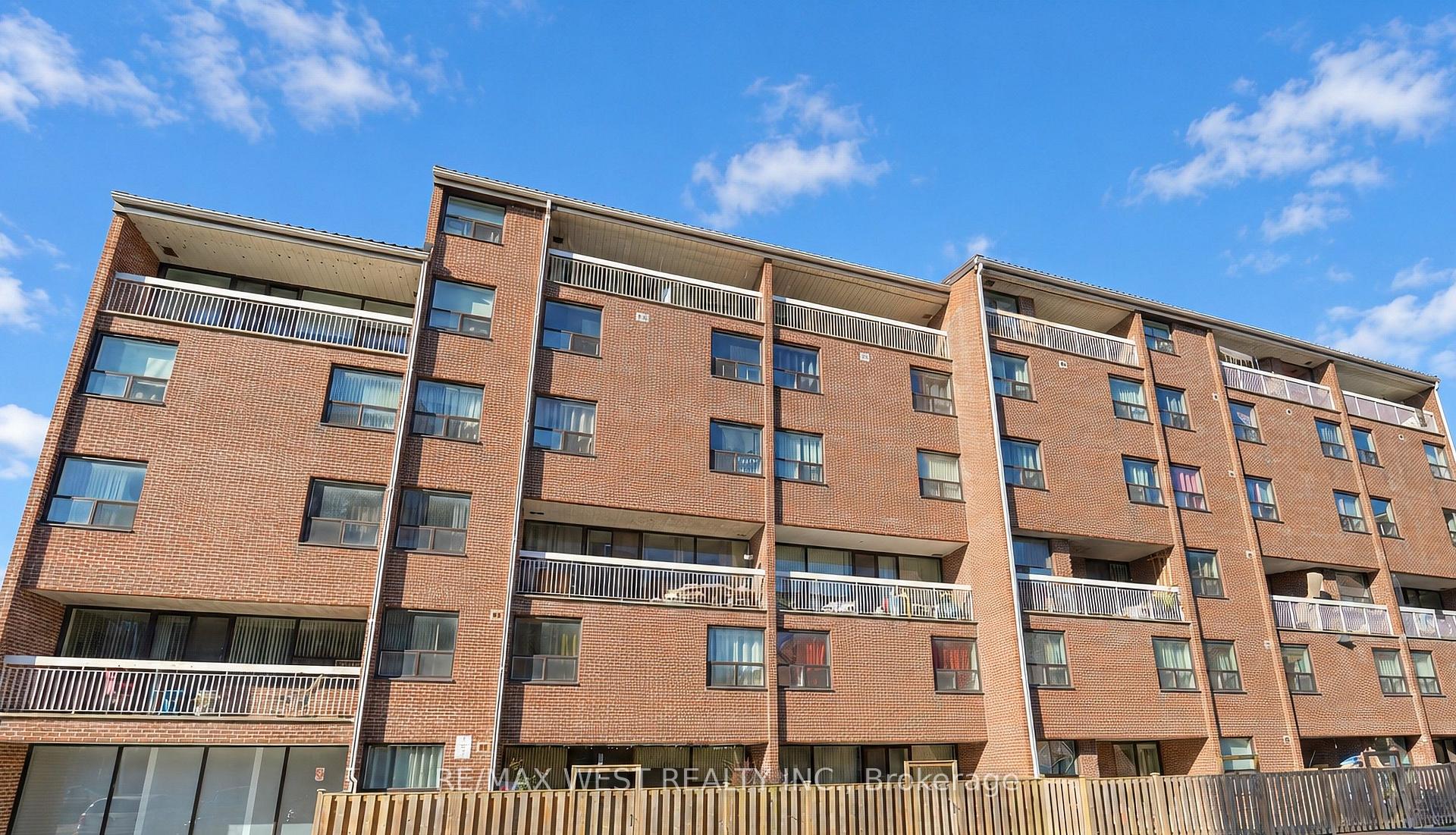Photo of Unit 221C, 4064 Lawrence Avenue E