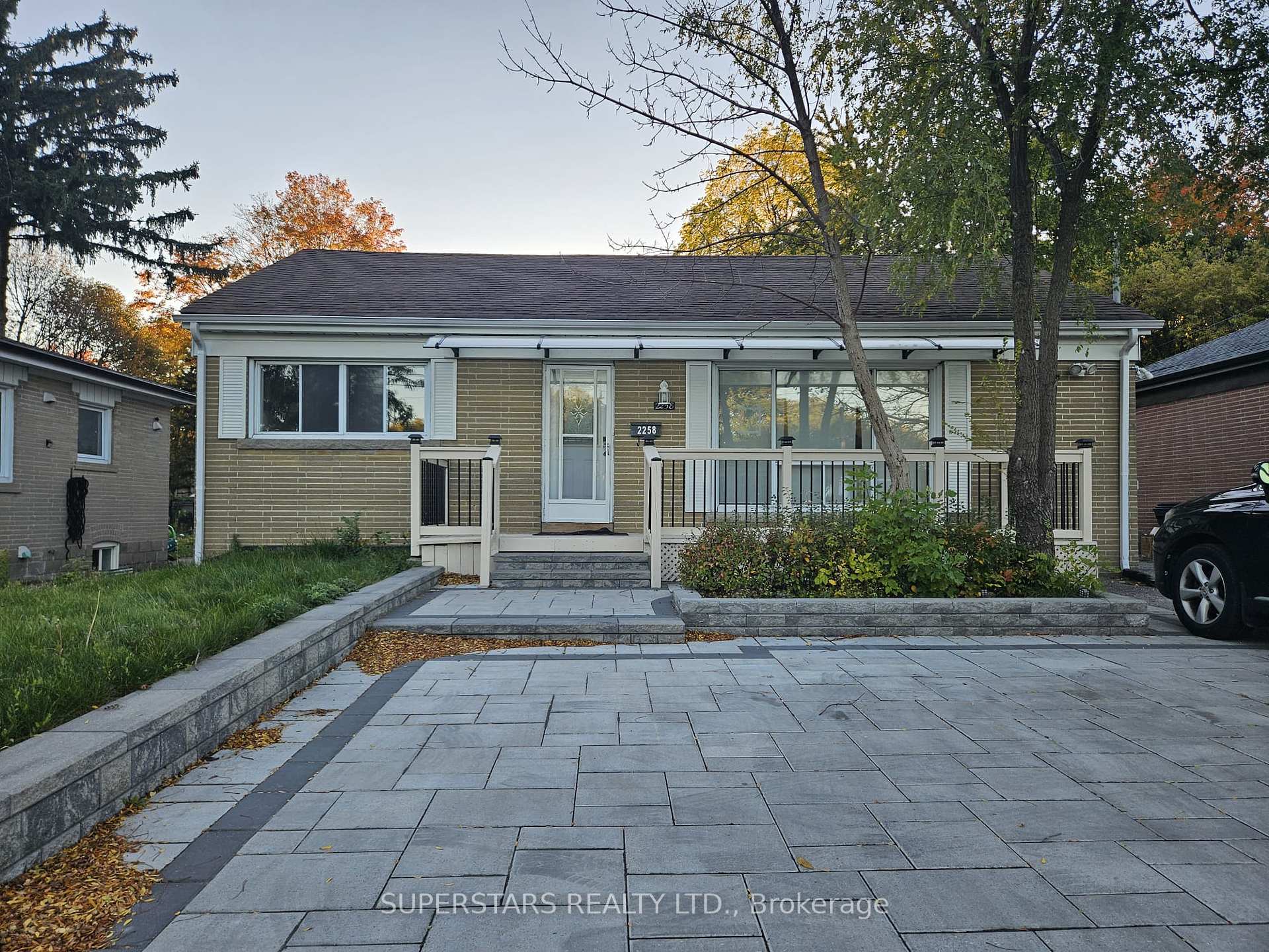 Photo of Unit Main, 2258 Brimley Road