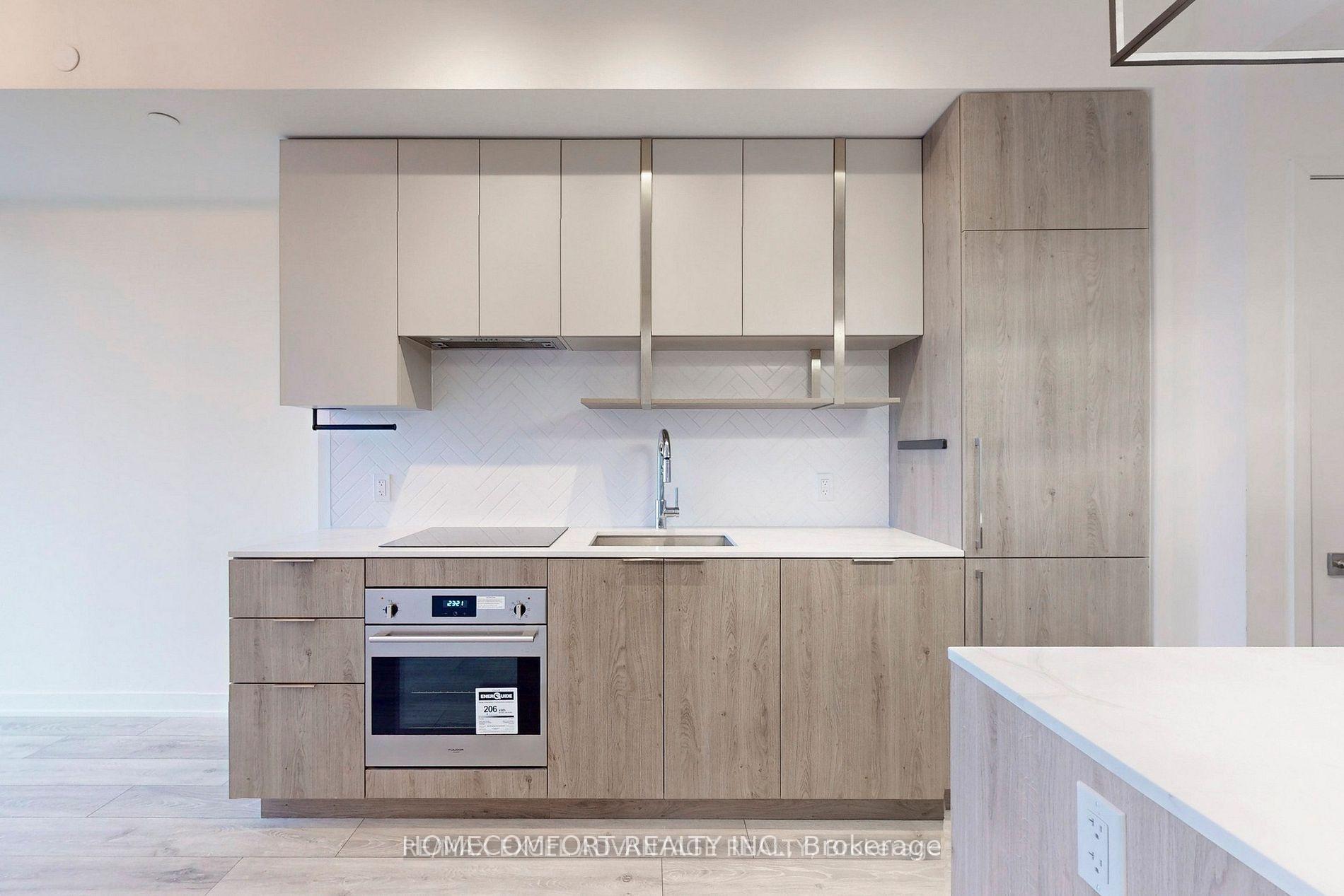 Front of Unit 2205, 15 Holmes Avenue