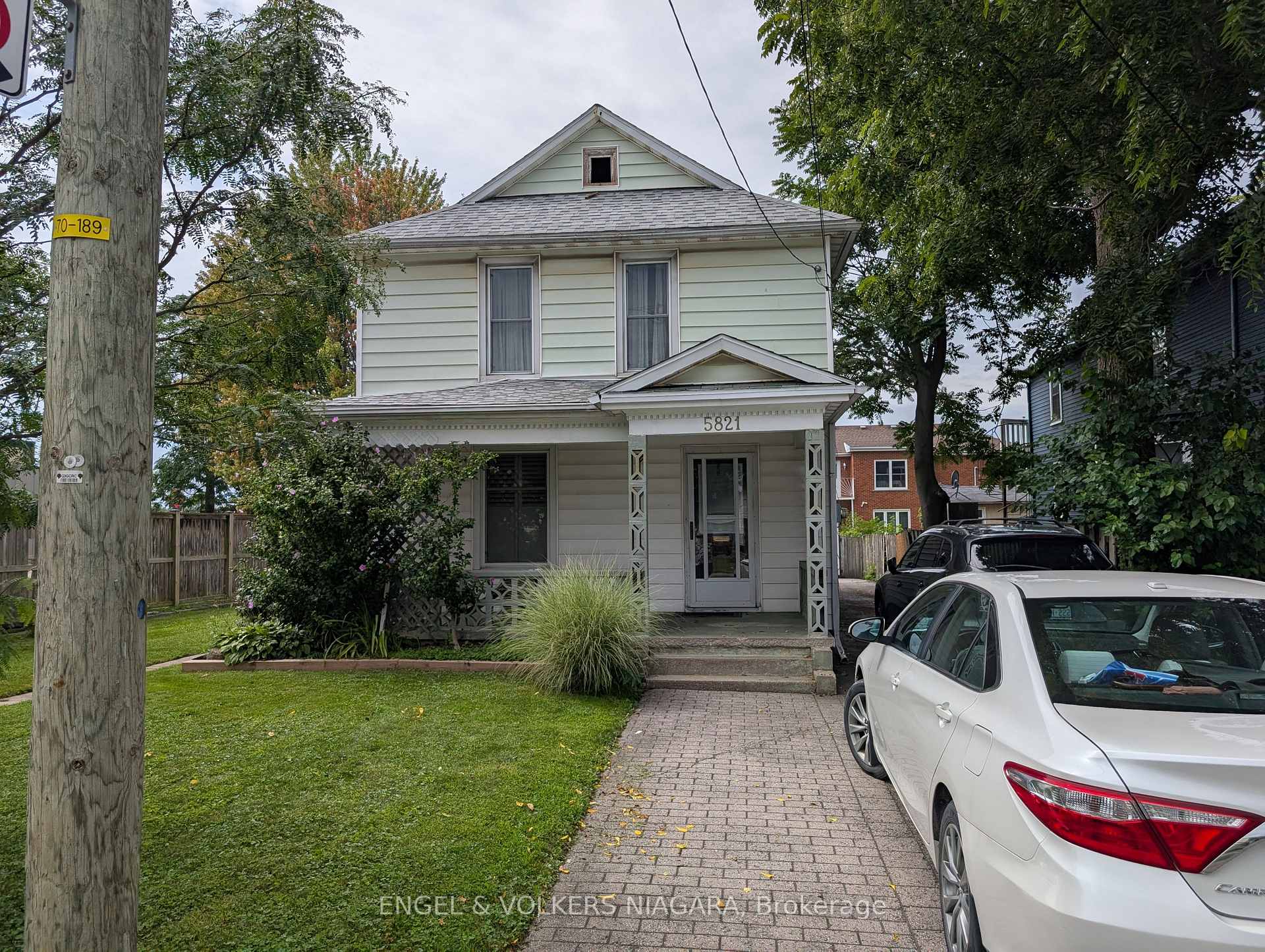 Front of 5821 Leonard Avenue