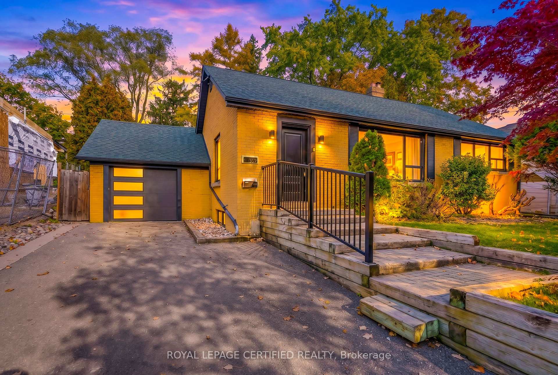 Photo of 1359 Kenmuir Avenue