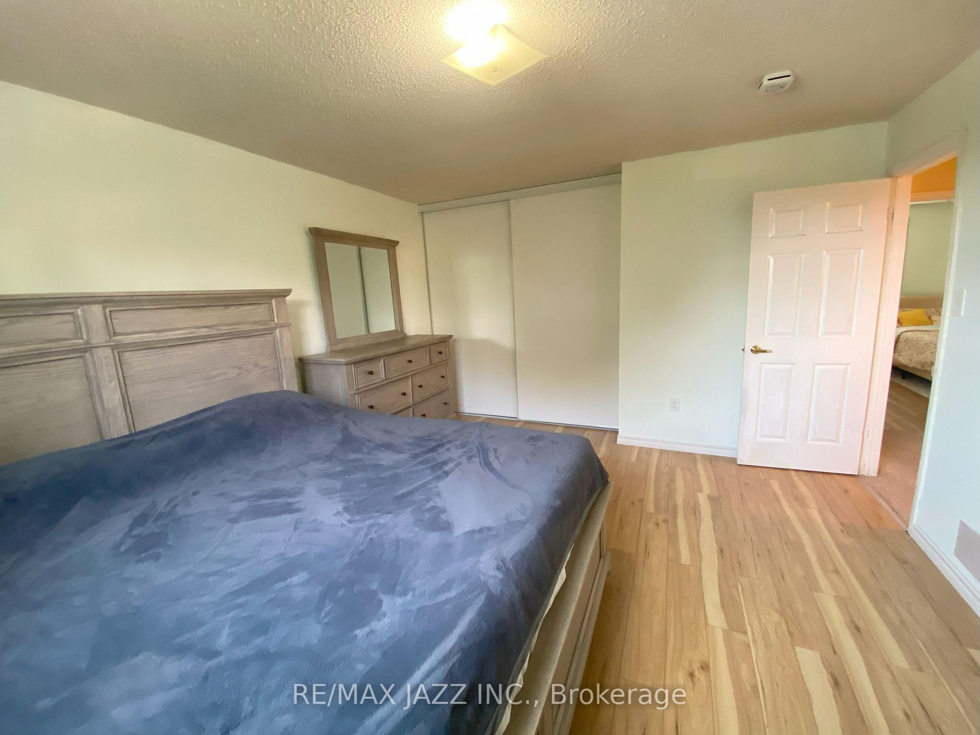 Photo 13 of 8 Cloverfield Street, Clarington, Courtice — HOMEH
