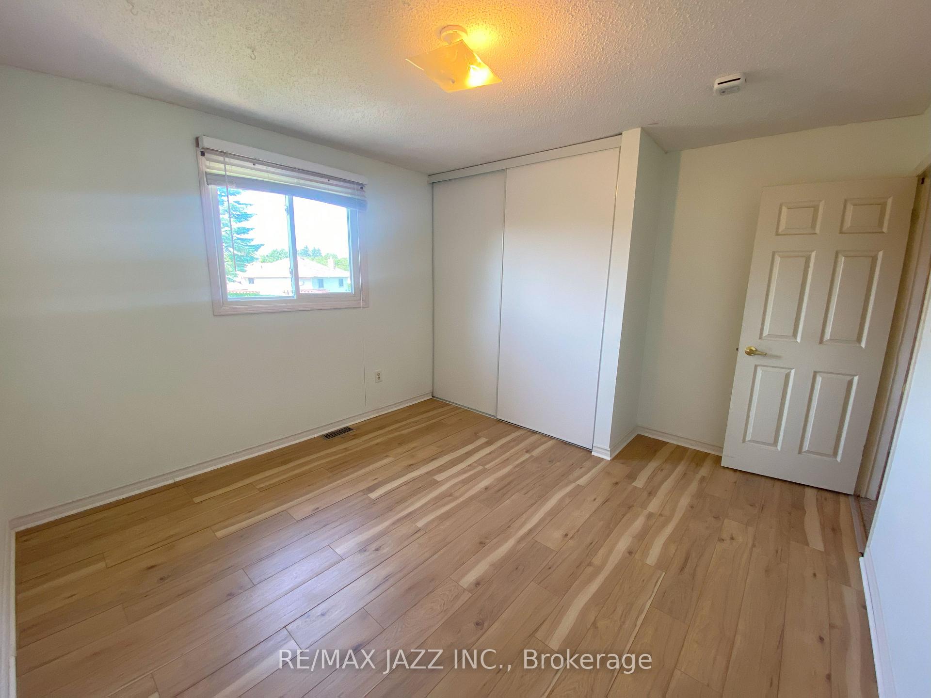 Photo 15 of 8 Cloverfield Street, Clarington, Courtice — HOMEH
