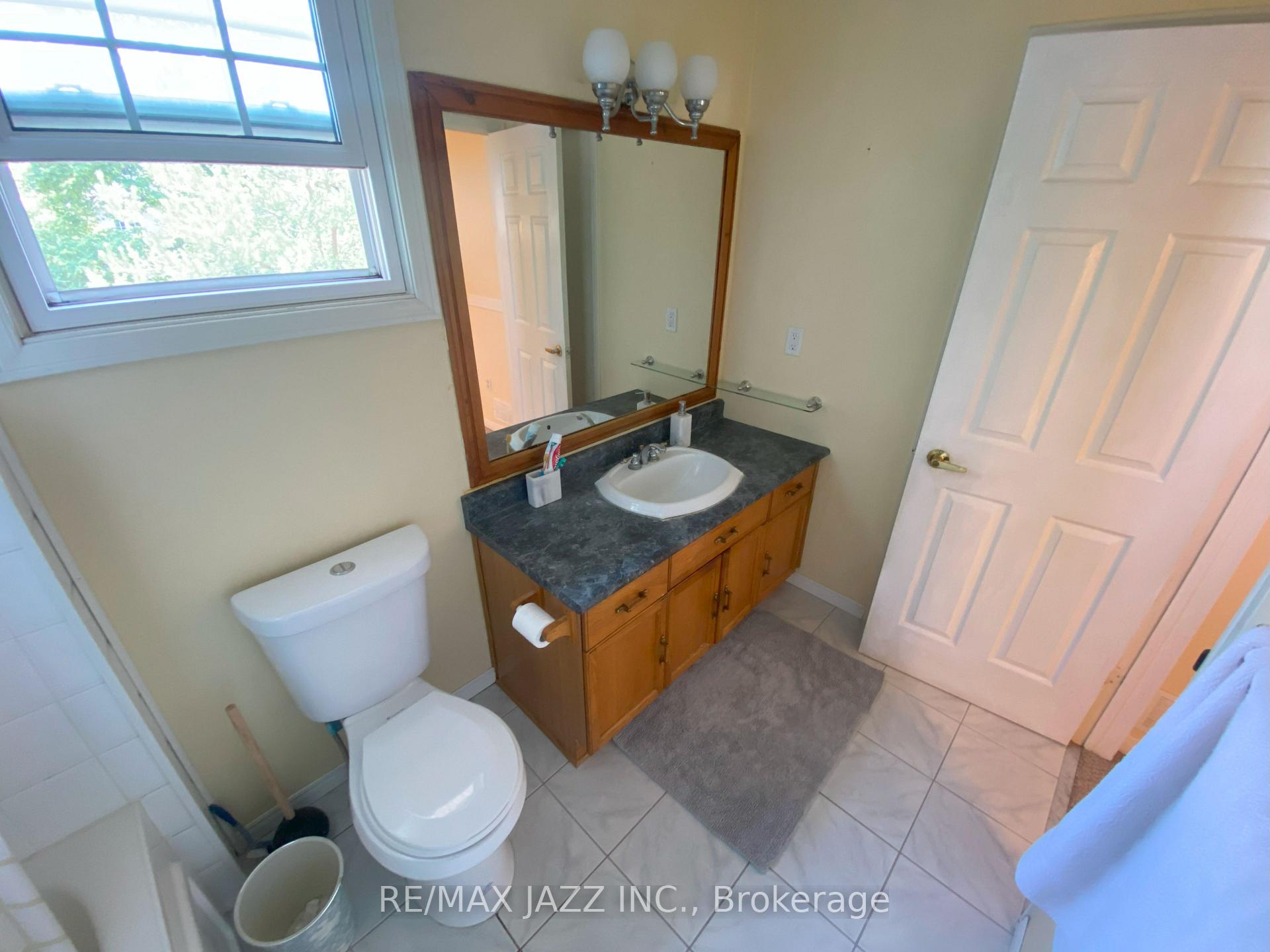 Photo 16 of 8 Cloverfield Street, Clarington, Courtice — HOMEH