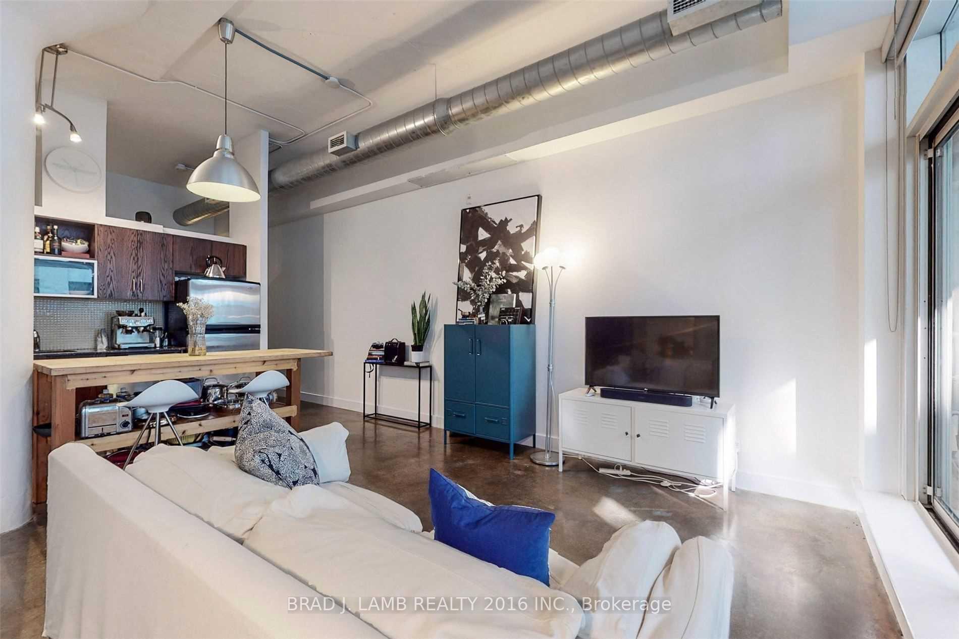 Photo of Unit 410, 233 Carlaw Avenue