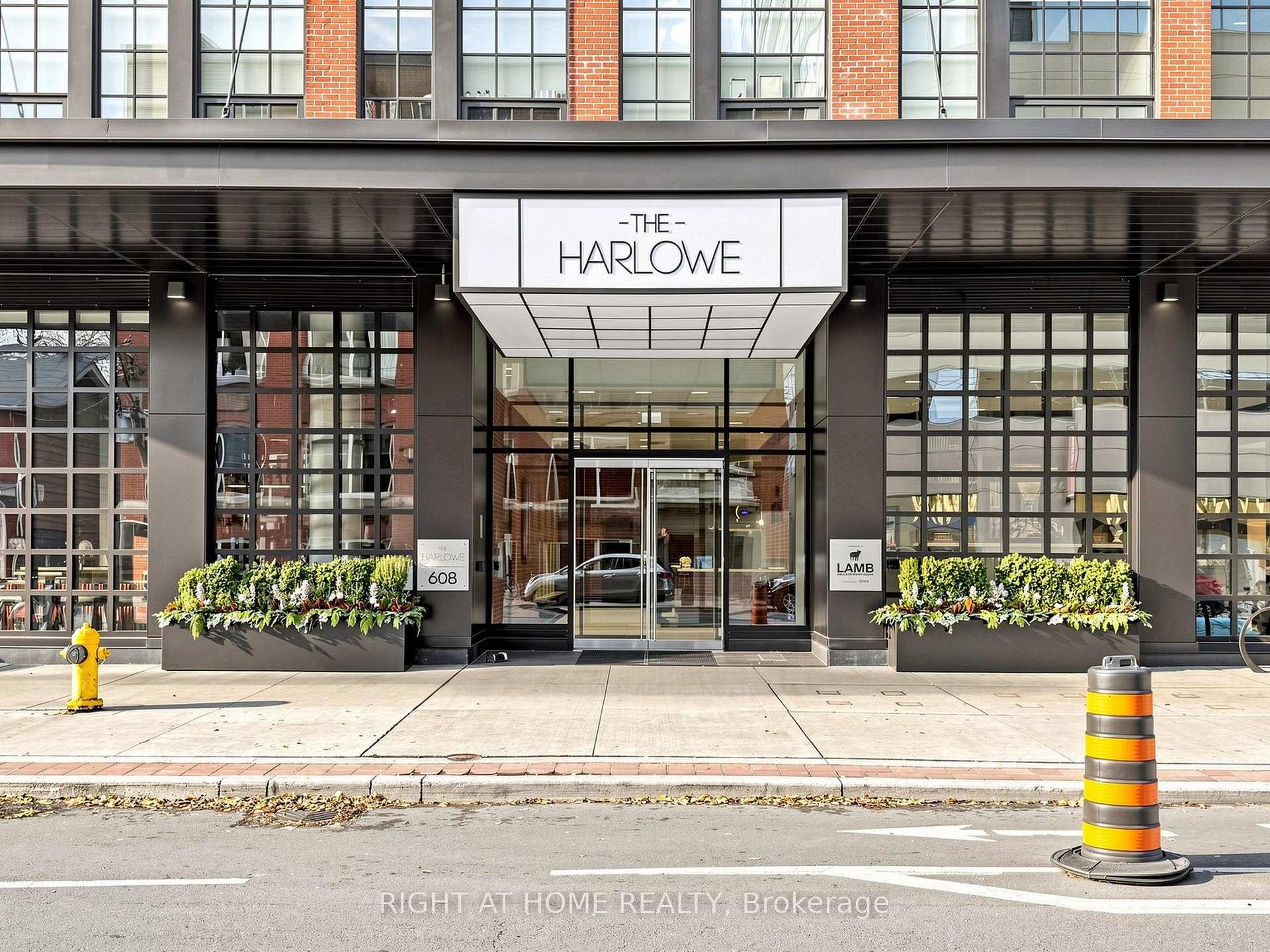 Front of Unit 1106, 608 Richmond Street W