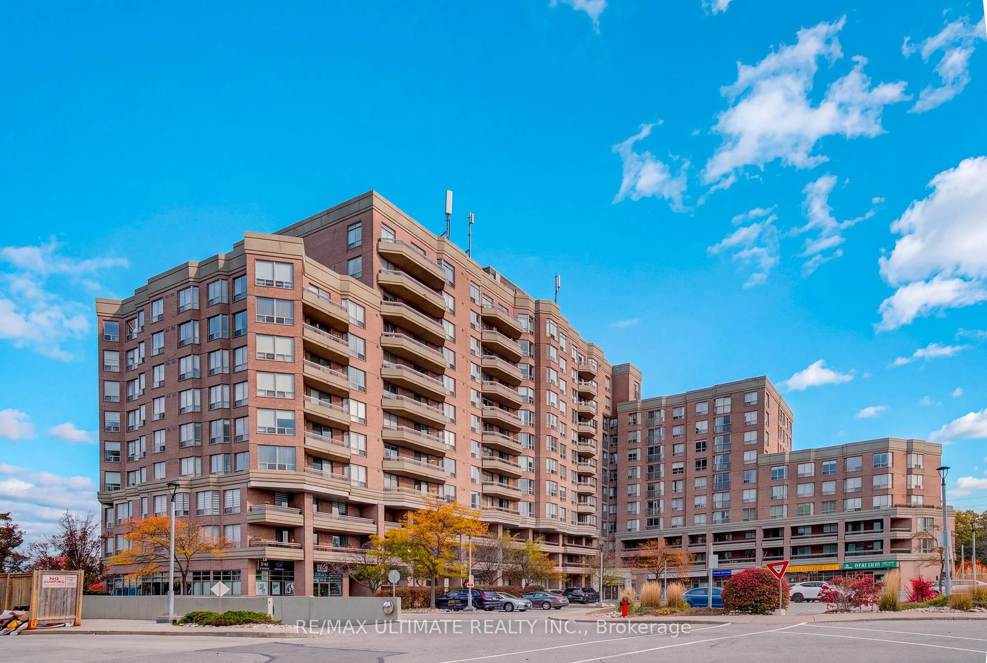 Front of Unit 525, 1700 Eglinton Avenue E