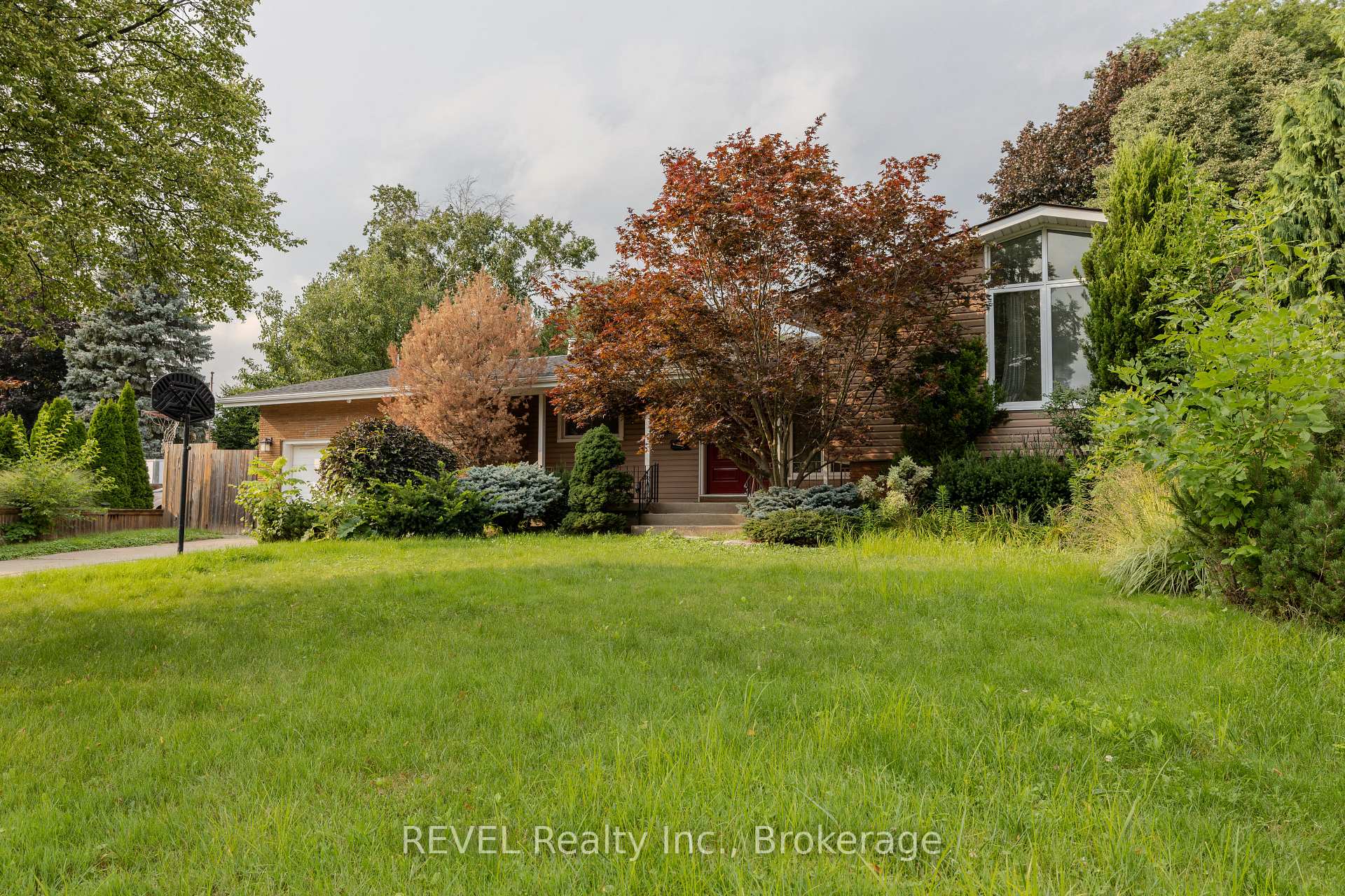 Photo of 7285 Rolling Acres Crescent