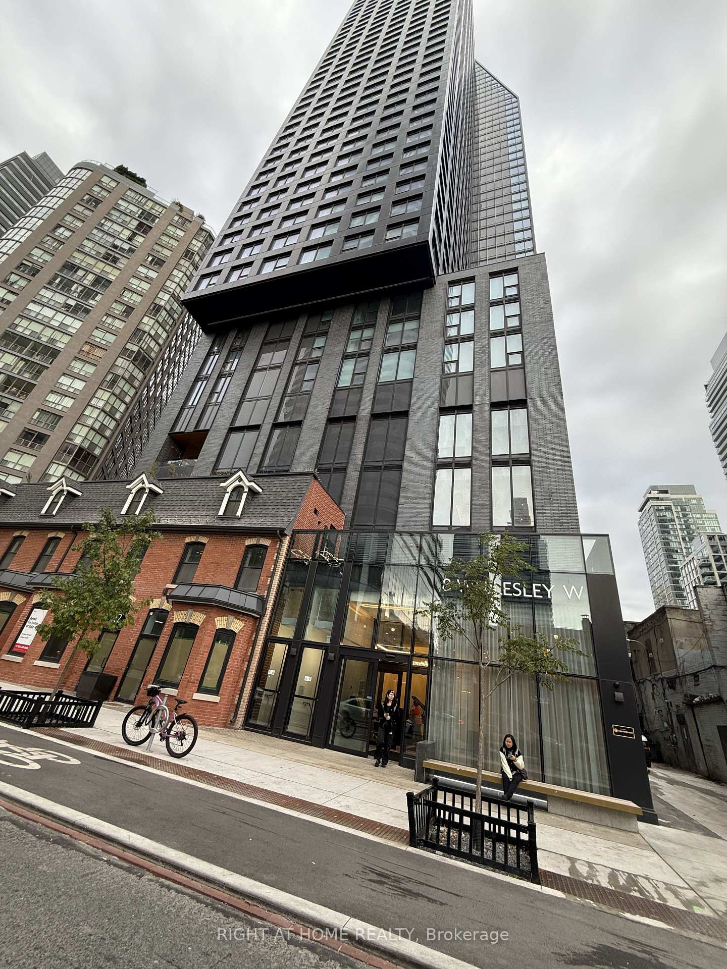 Photo of Unit LP08, 8 Wellesley Street W