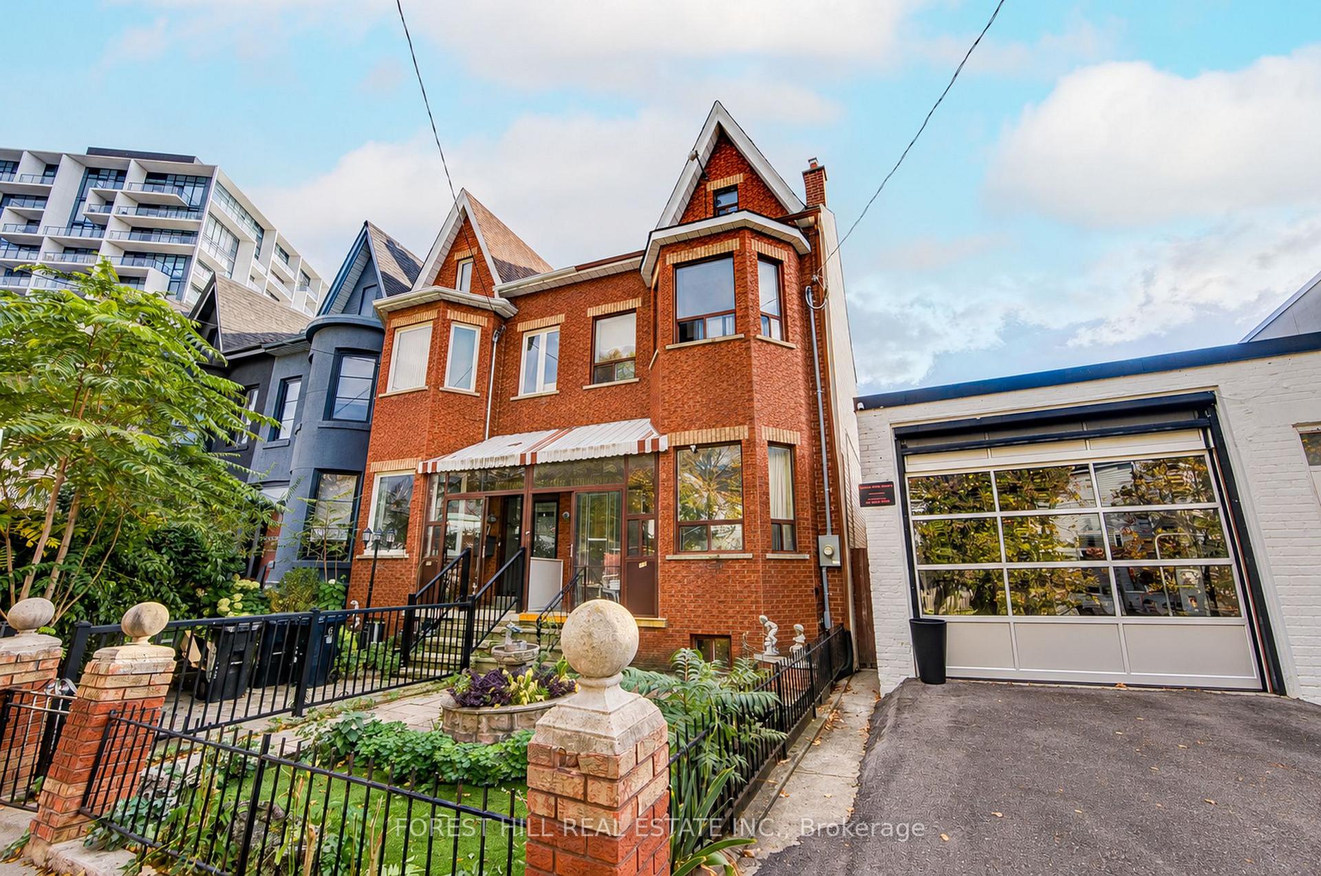 Photo of 121 Niagara Street