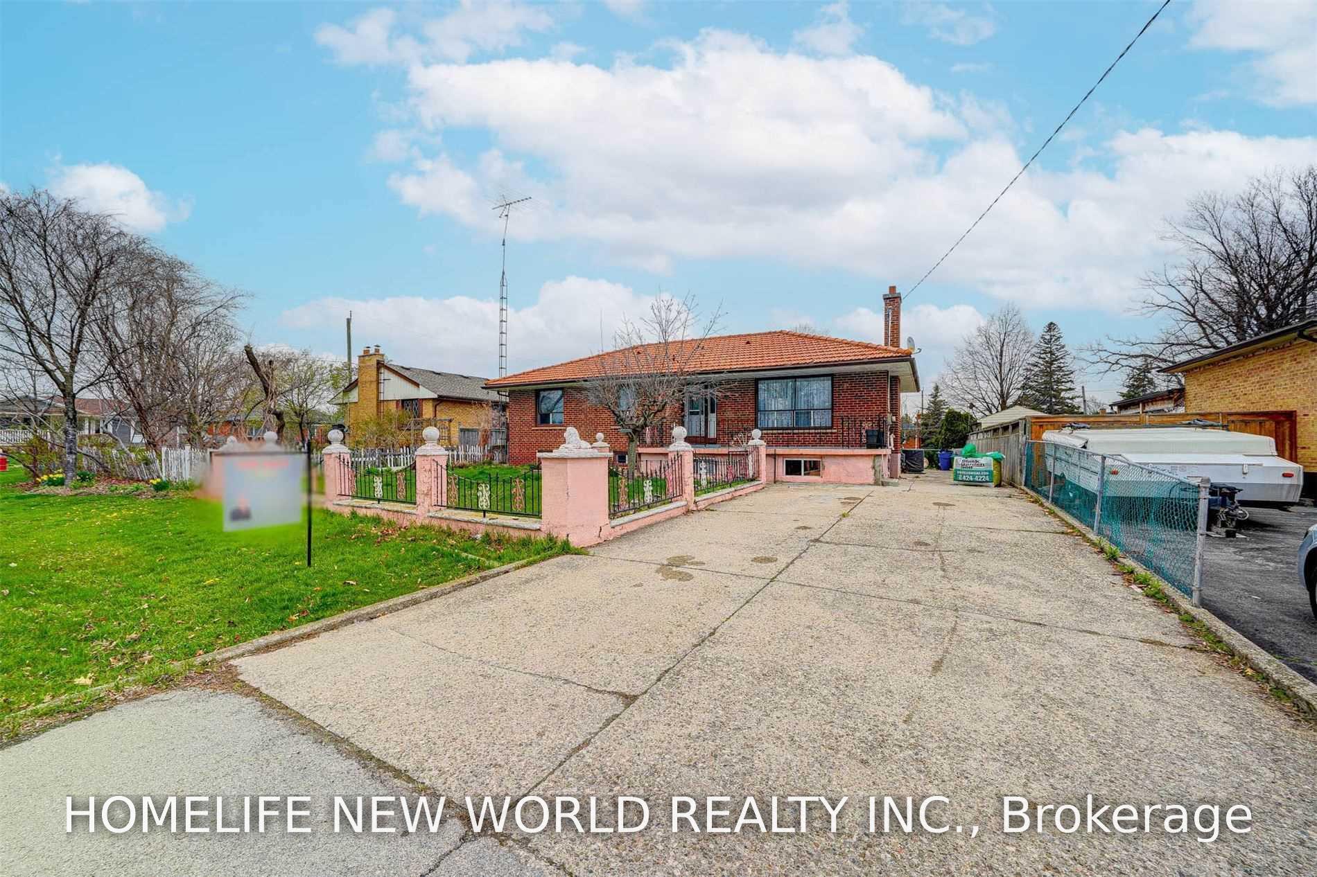 Front of 349 Woodale Avenue