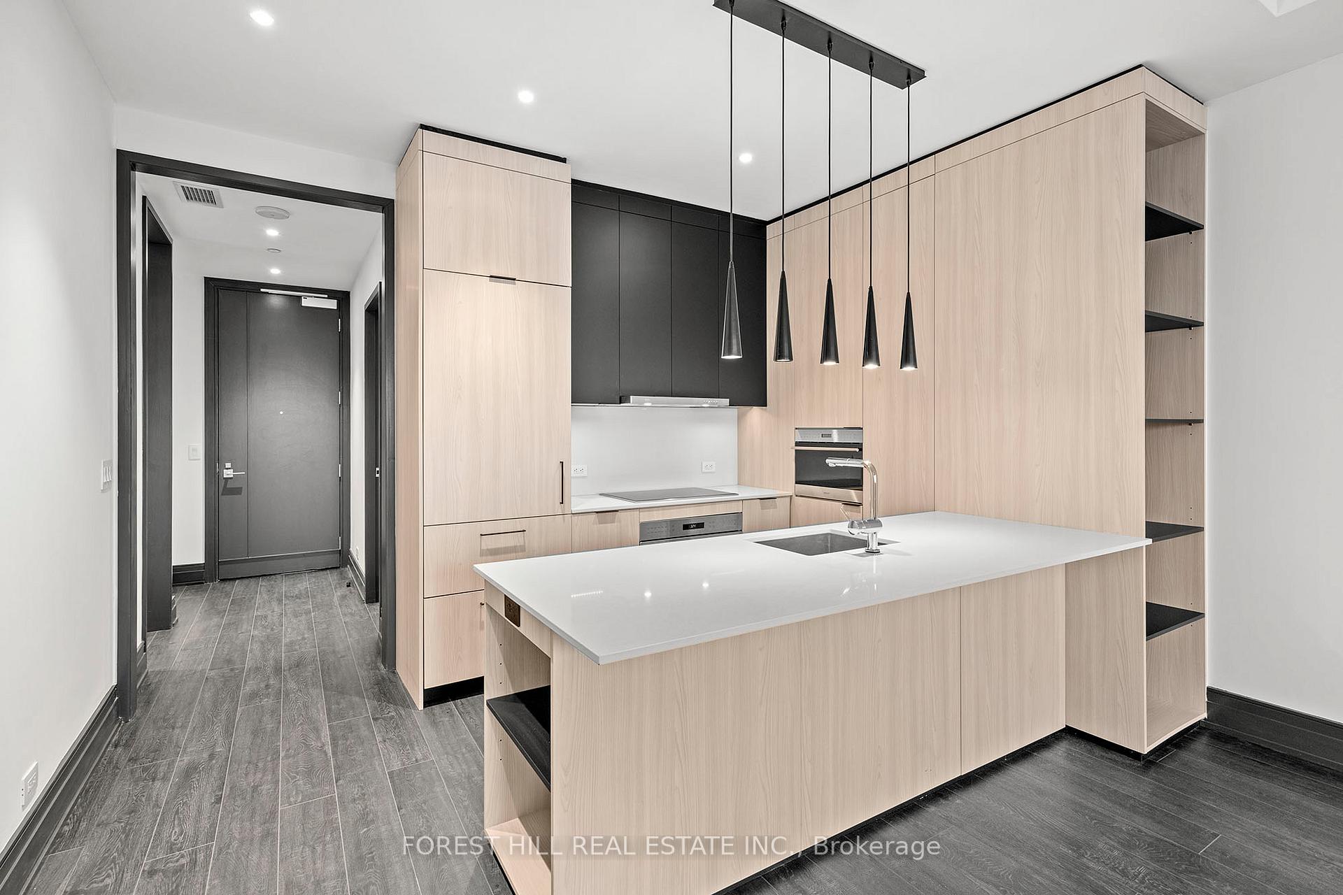 Photo of Unit 704, 2 Avenue Road