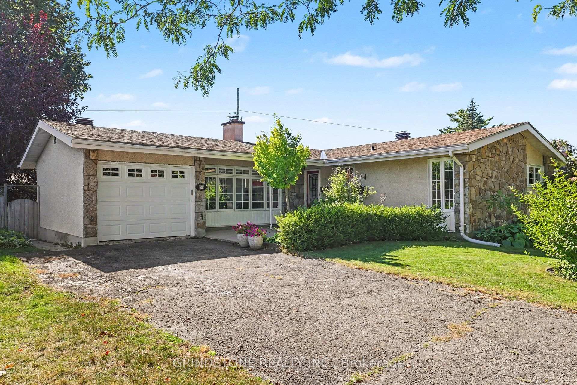Photo of 22 Bowmoor Avenue