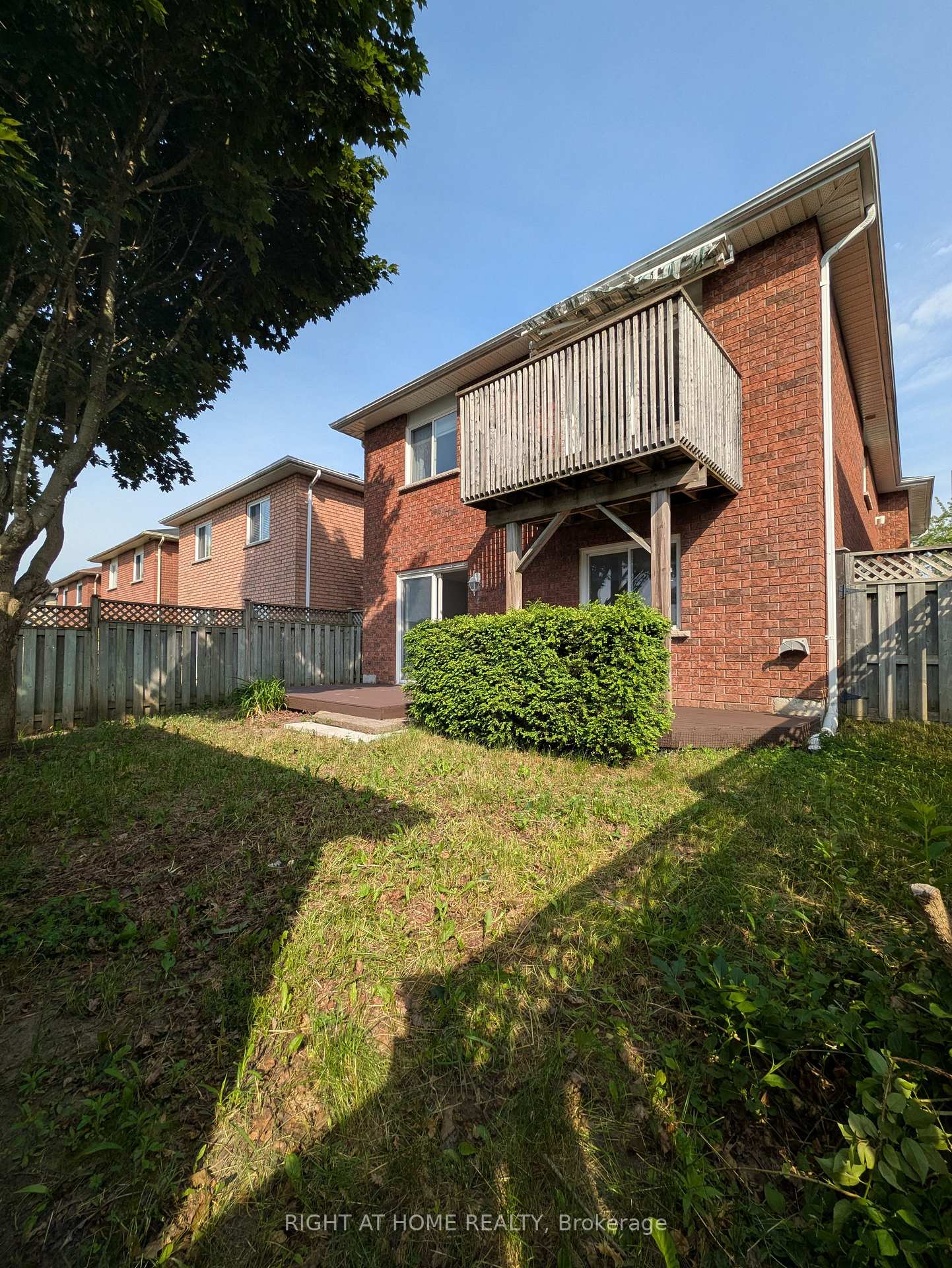Photo 5 of 19 Butternut Drive, Barrie, Holly — HOMEH