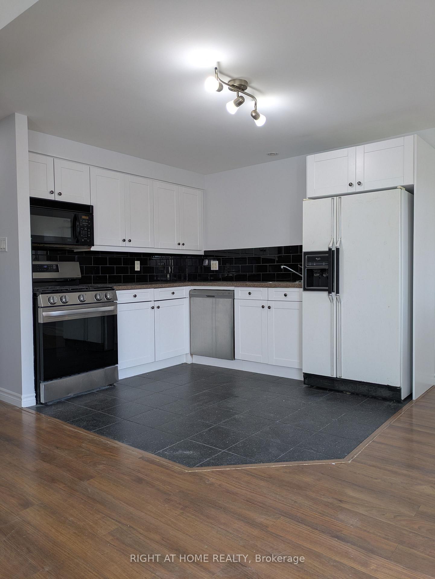 Photo 8 of 19 Butternut Drive, Barrie, Holly — HOMEH